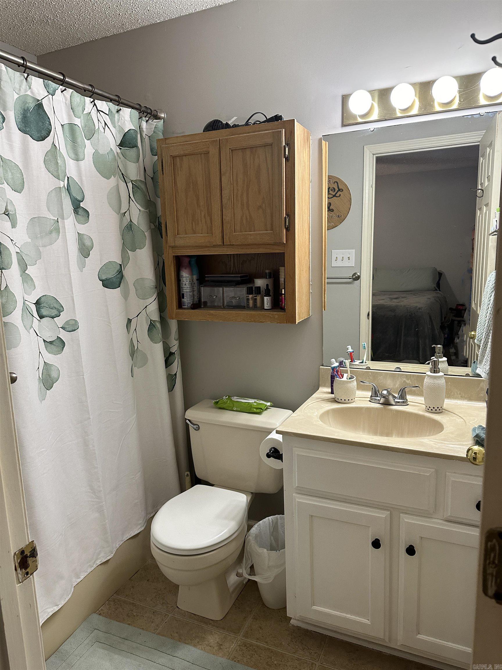 HUNTERS COVE - Residential