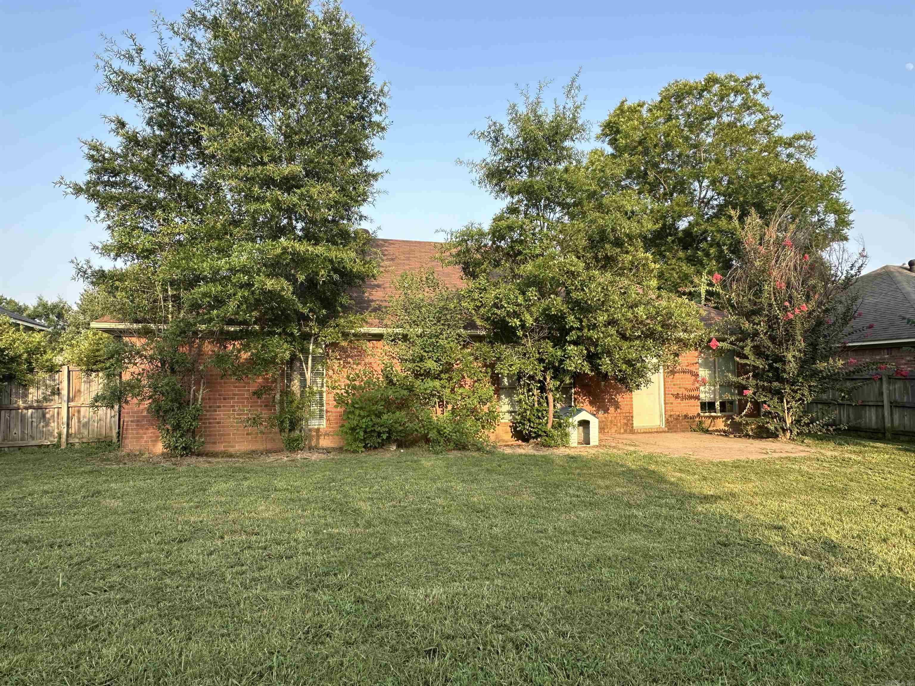 HUNTERS COVE - Residential