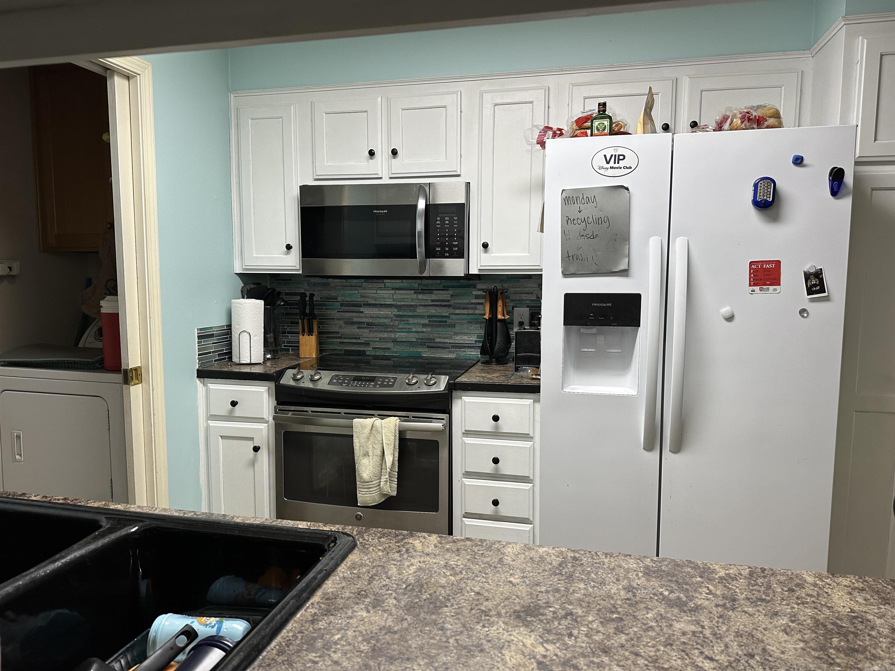 HUNTERS COVE - Residential