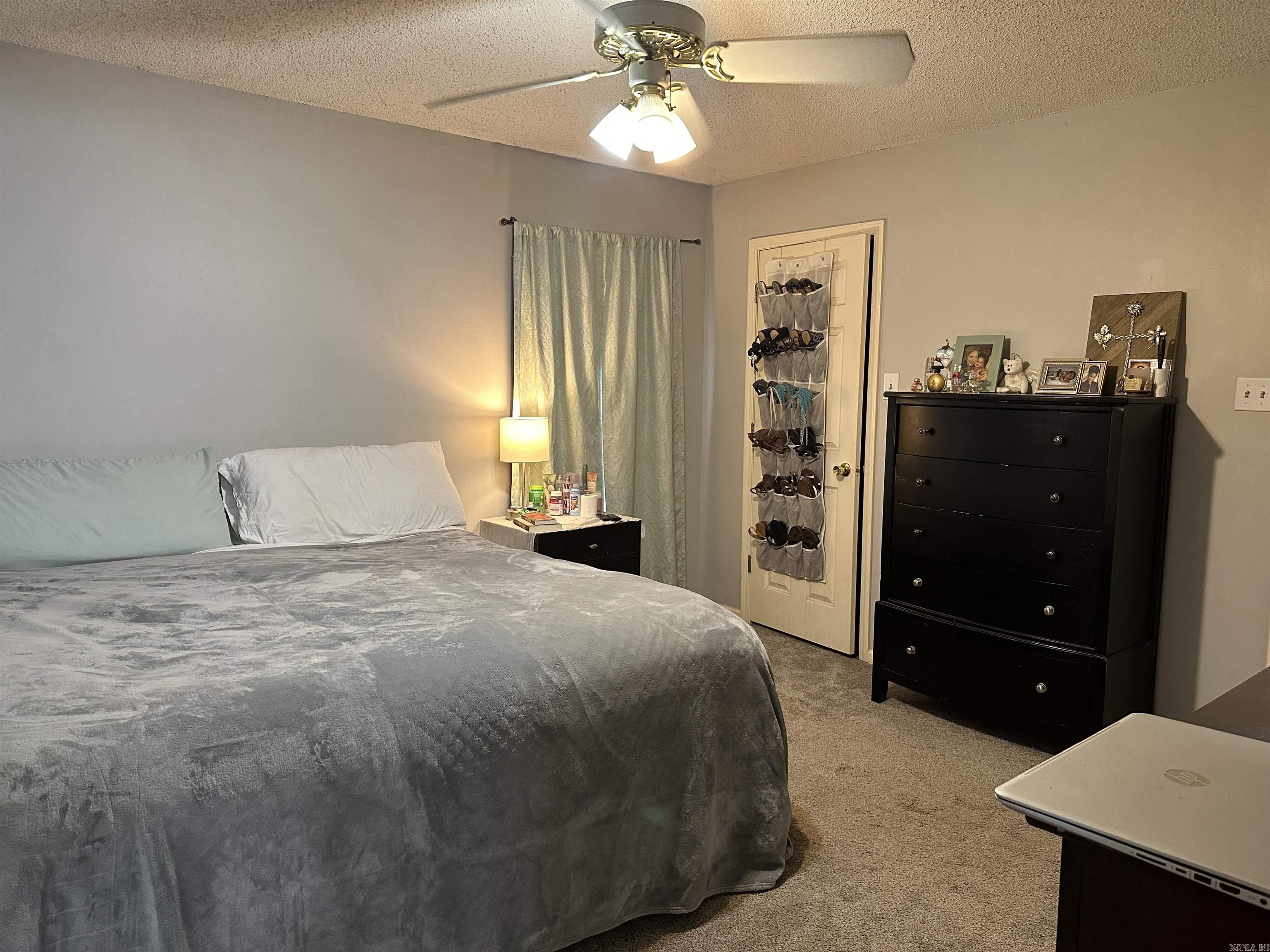 HUNTERS COVE - Residential