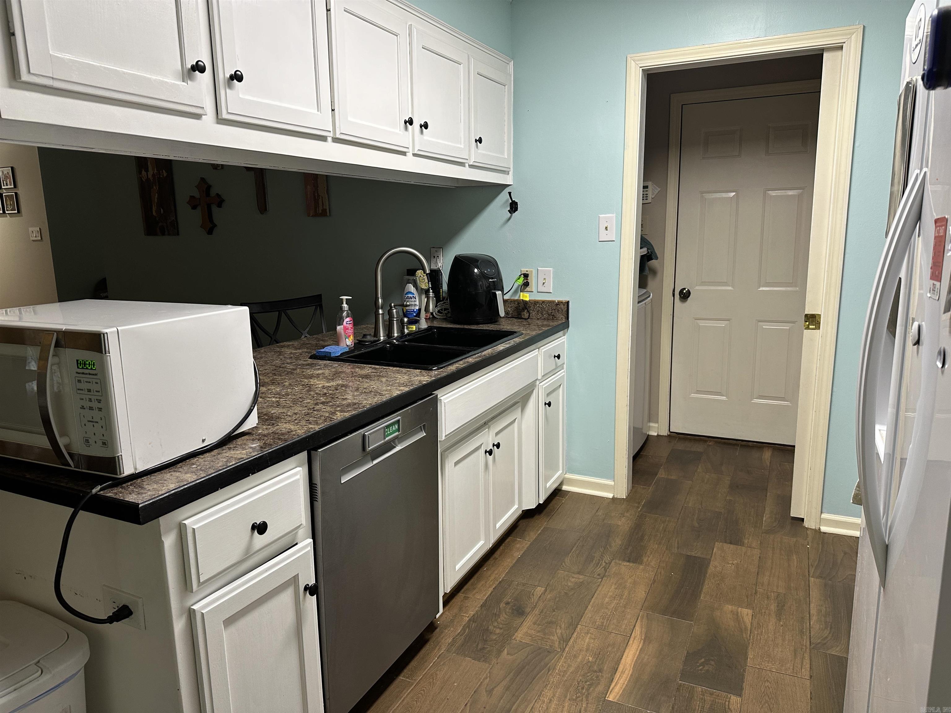 HUNTERS COVE - Residential