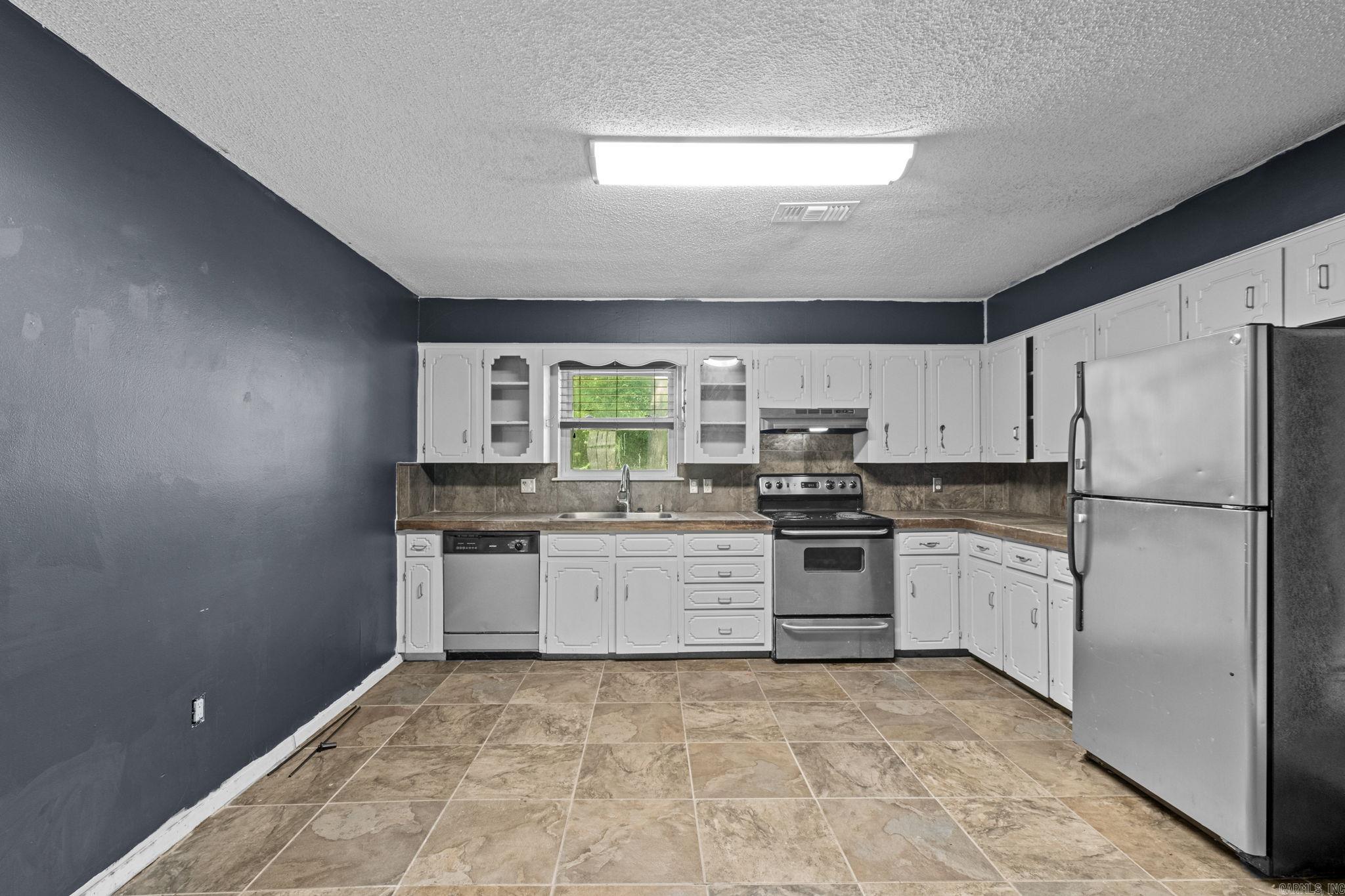 WINDWOOD S/D - Residential