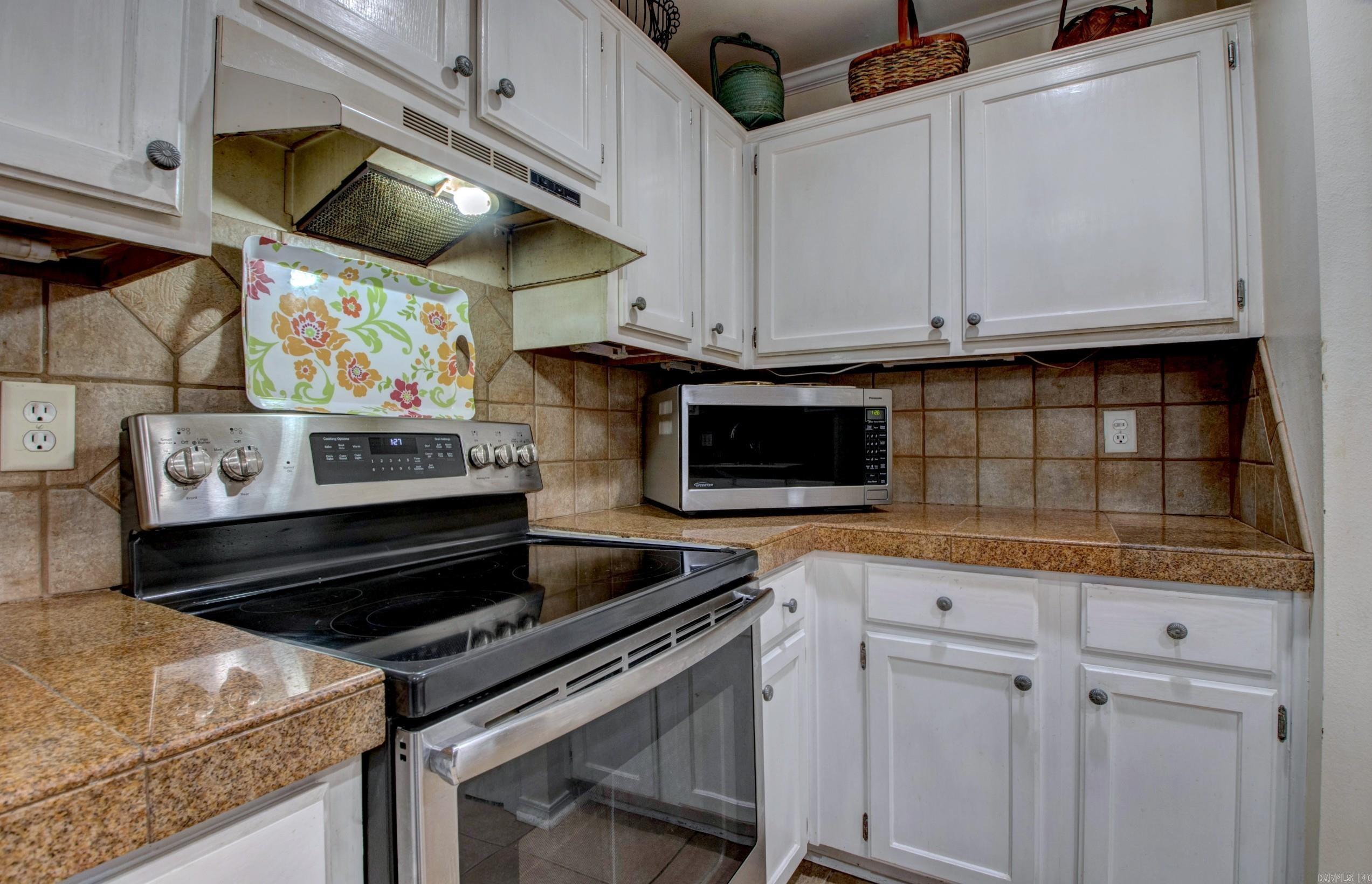 RIVER OAKS - Residential