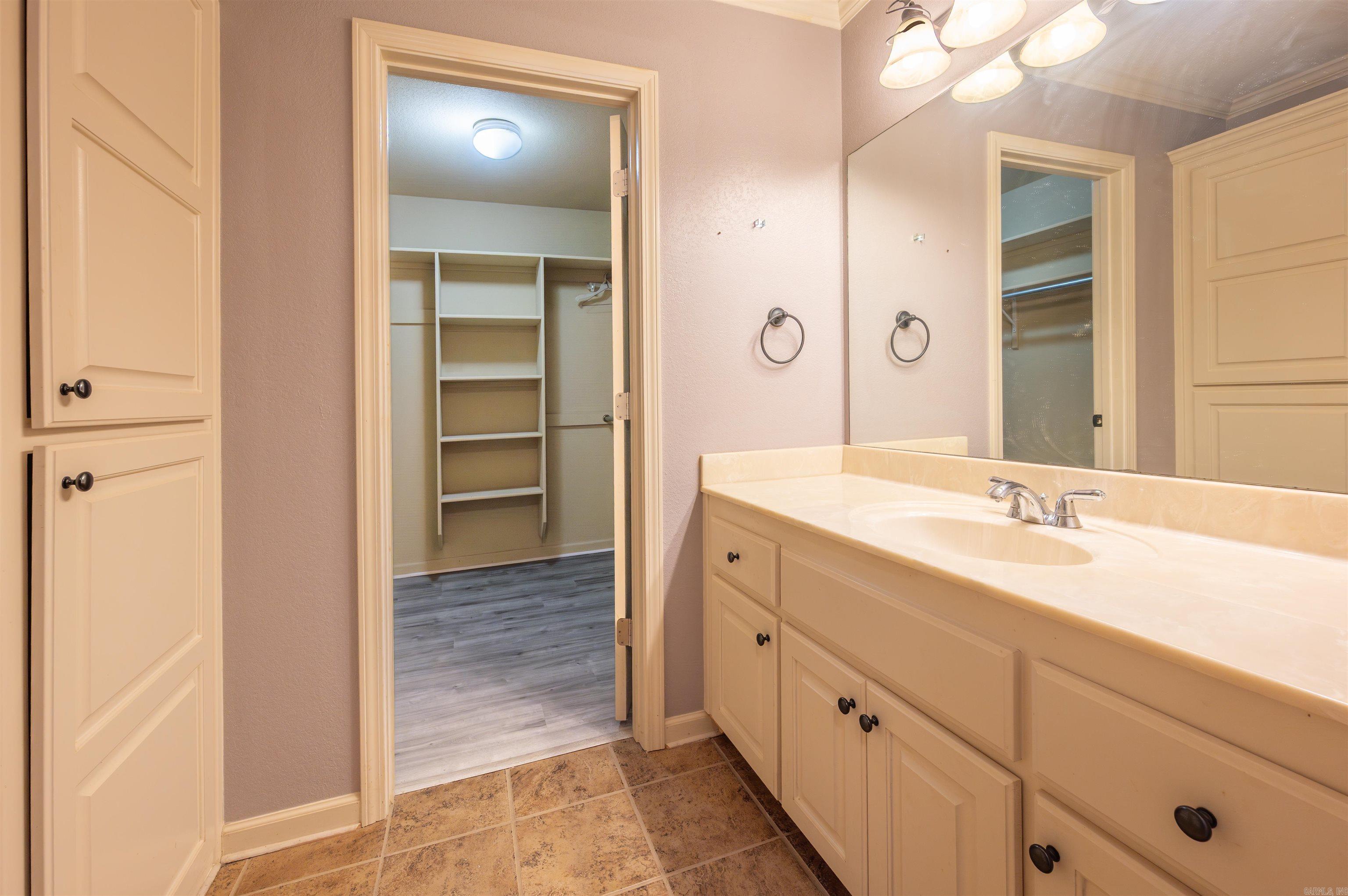 CARRIAGE COURT L - Residential