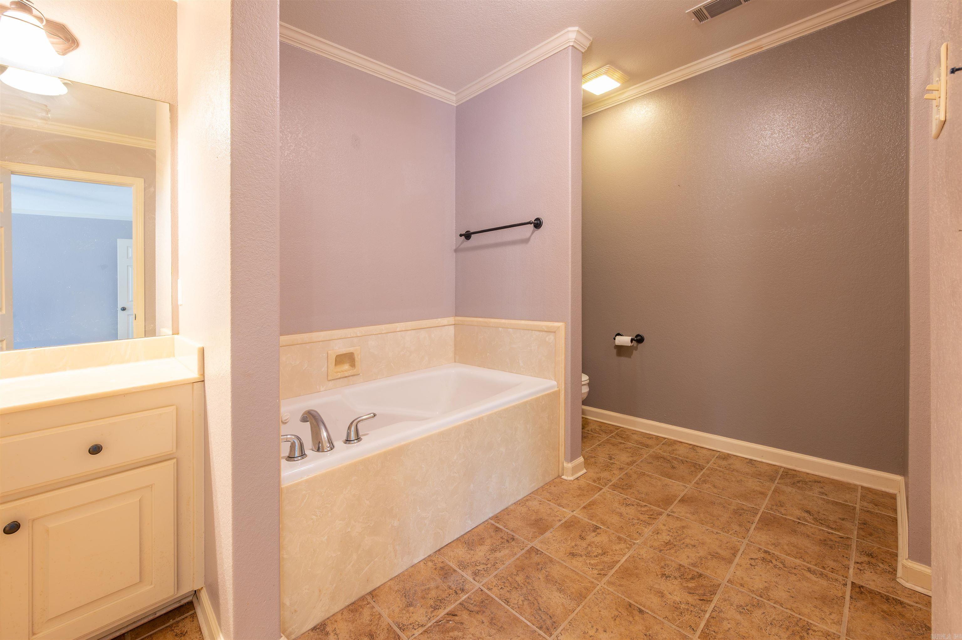 CARRIAGE COURT L - Residential