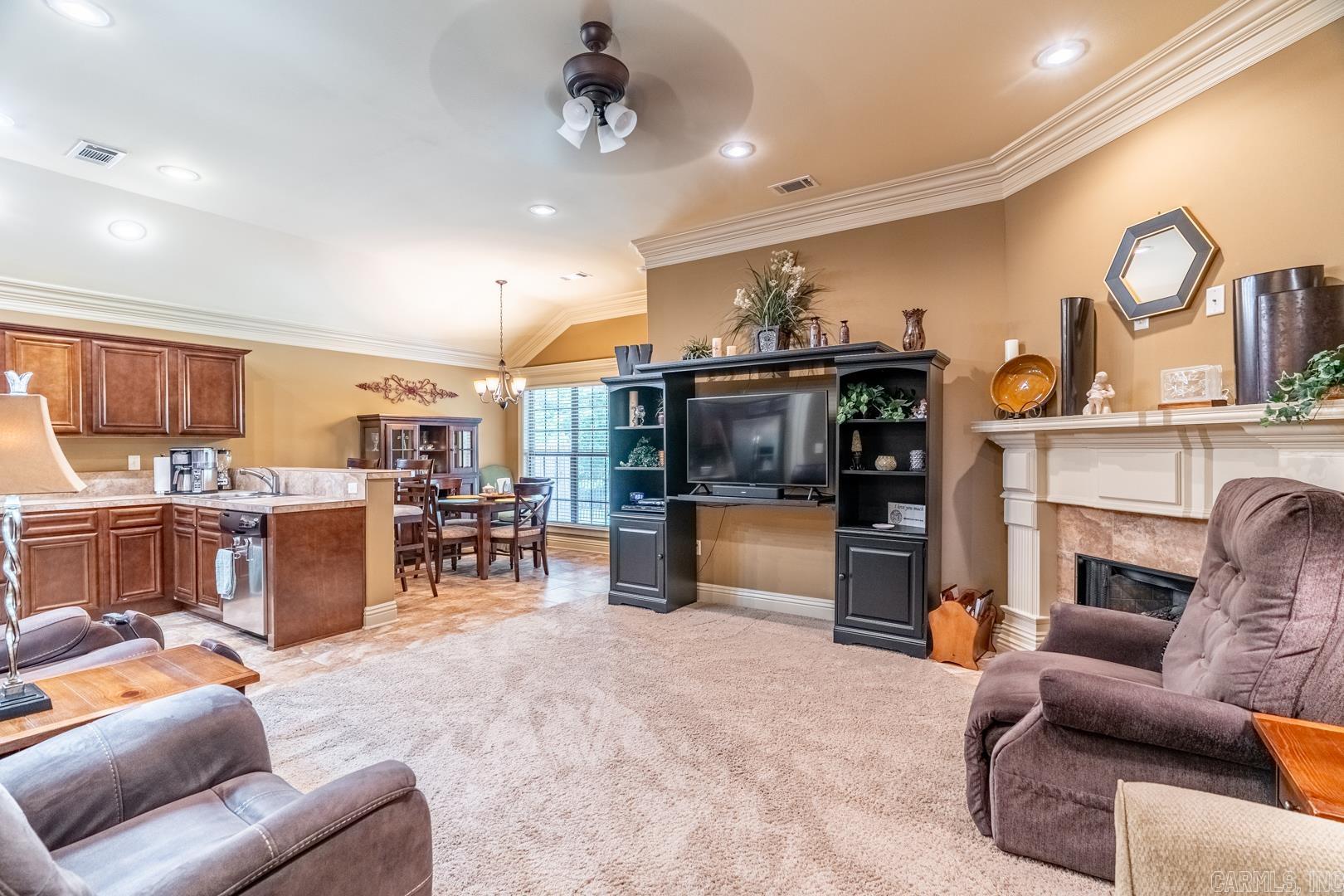 COUNTRY CLUB OF ARK THE - Residential