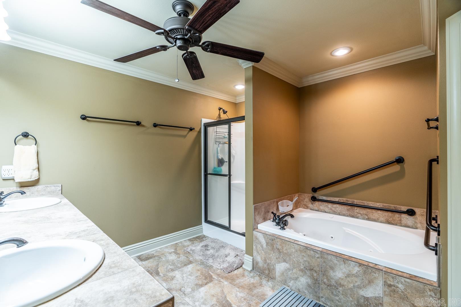 COUNTRY CLUB OF ARK THE - Residential