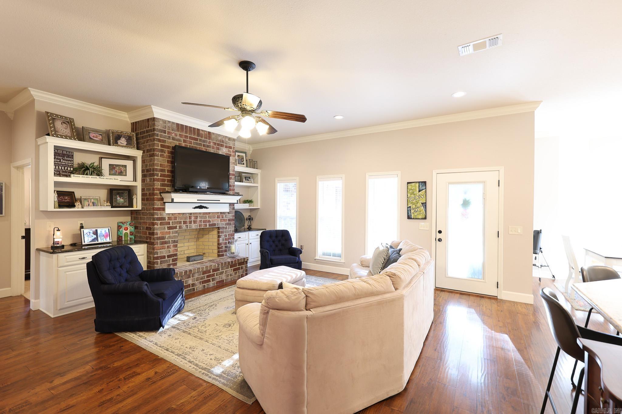 SOUTH HAMPTOPN ESTATES PH I - Residential