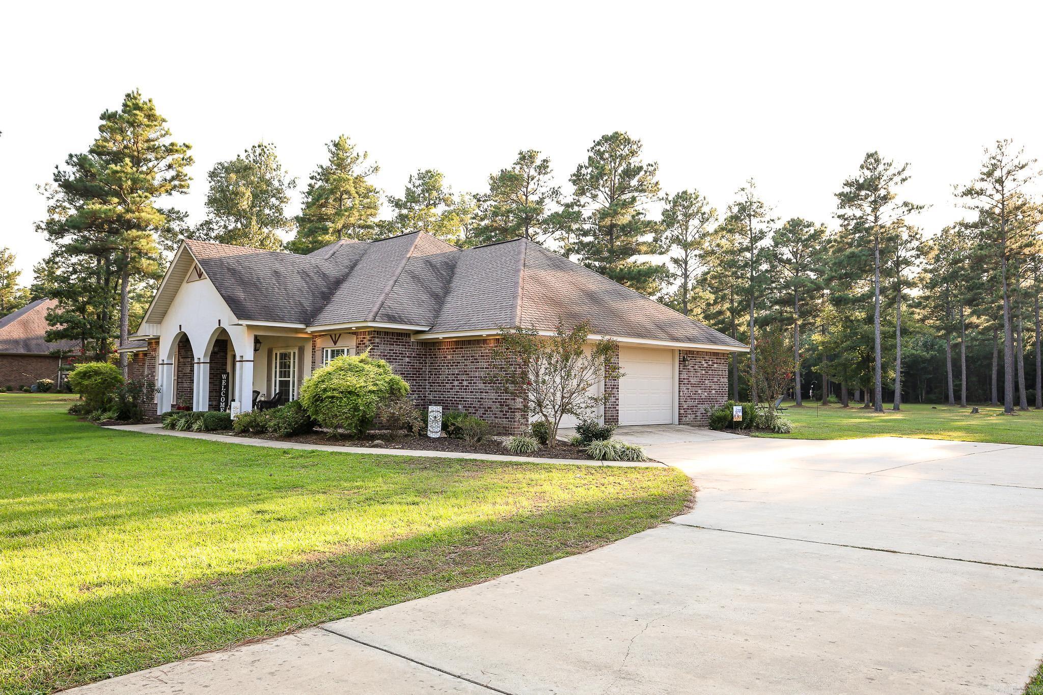 SOUTH HAMPTOPN ESTATES PH I - Residential