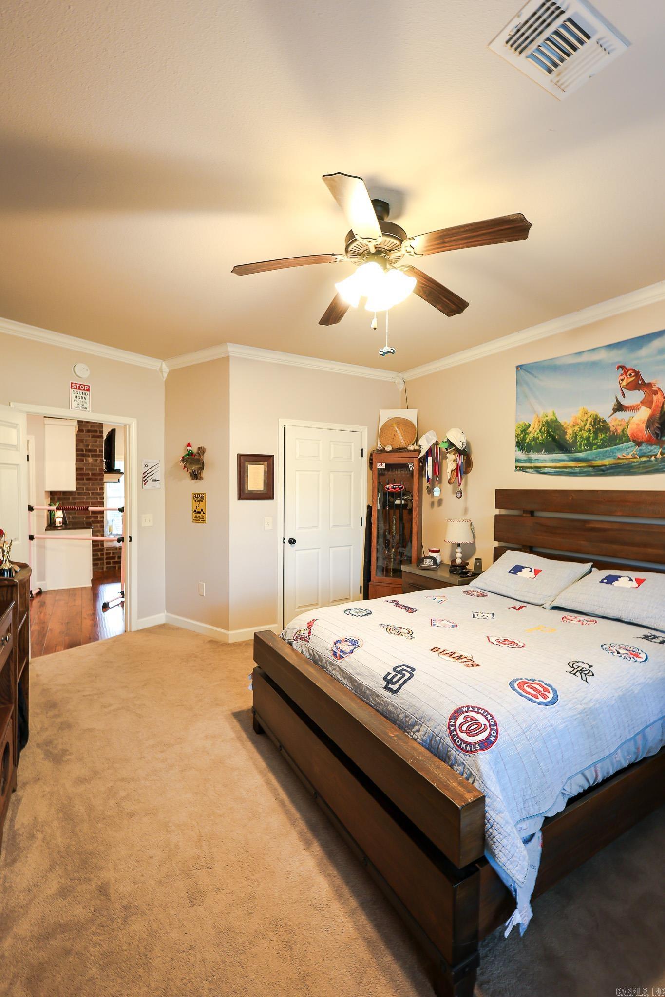 SOUTH HAMPTOPN ESTATES PH I - Residential