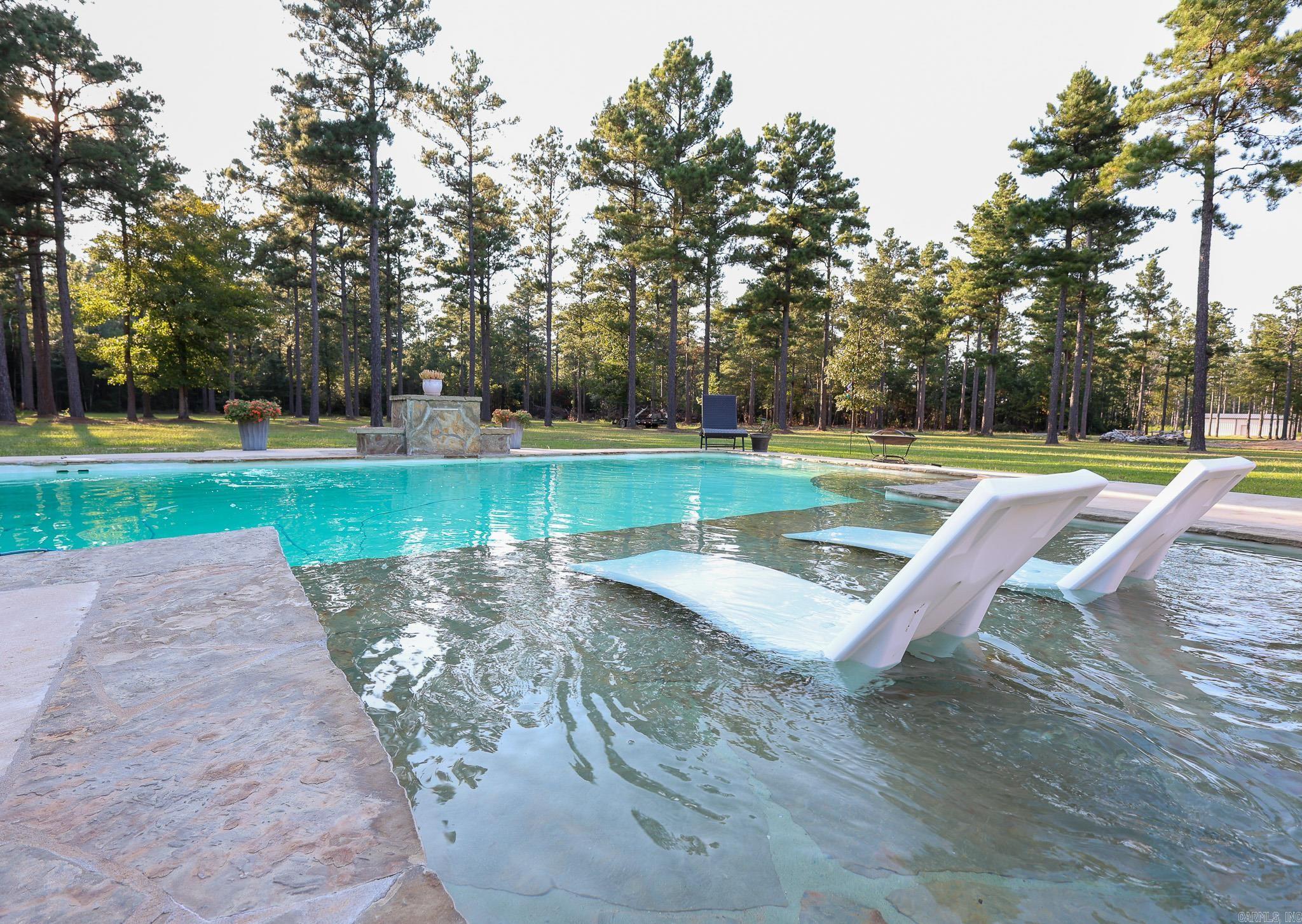 SOUTH HAMPTOPN ESTATES PH I - Residential