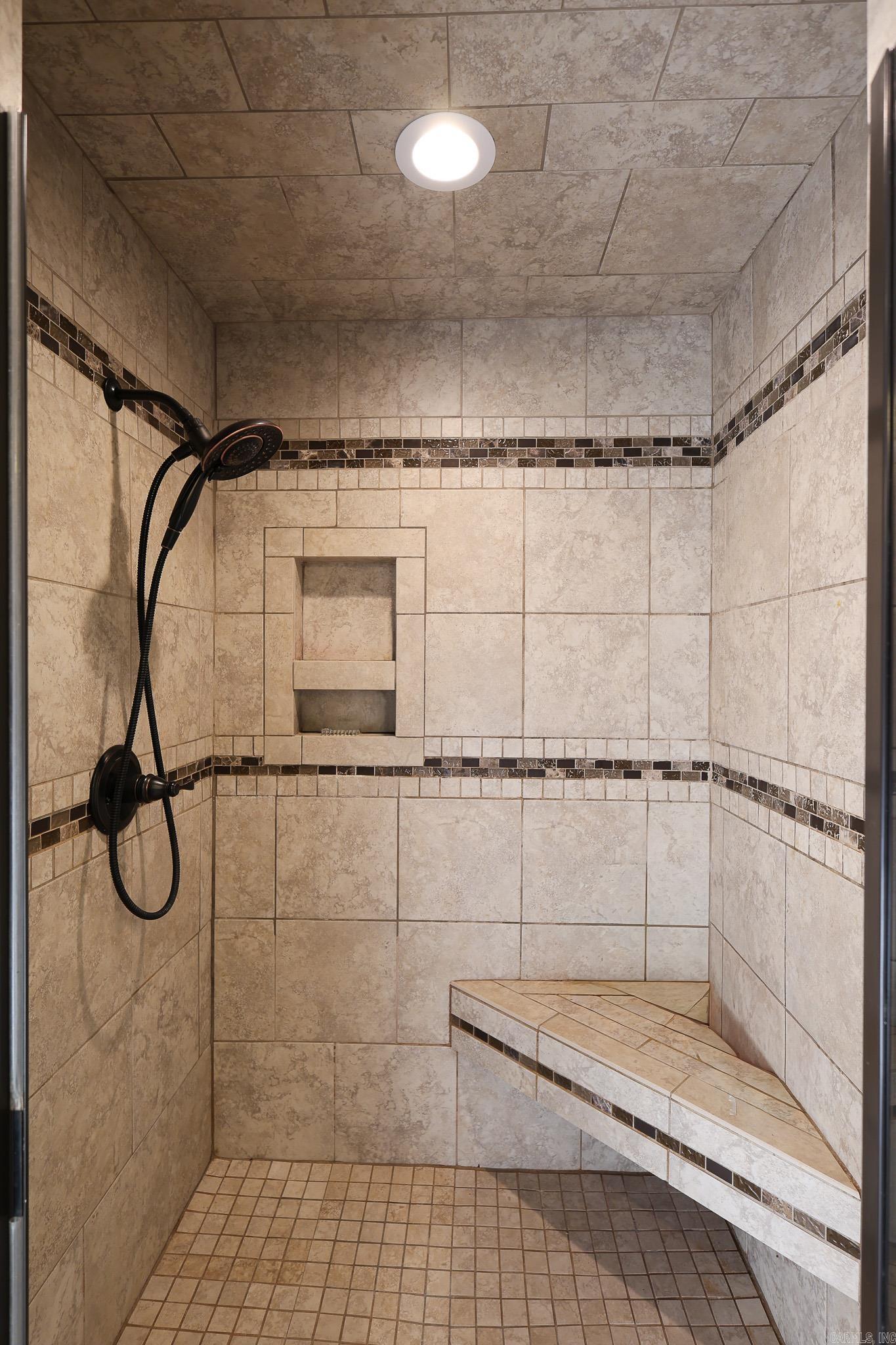 SOUTH HAMPTOPN ESTATES PH I - Residential