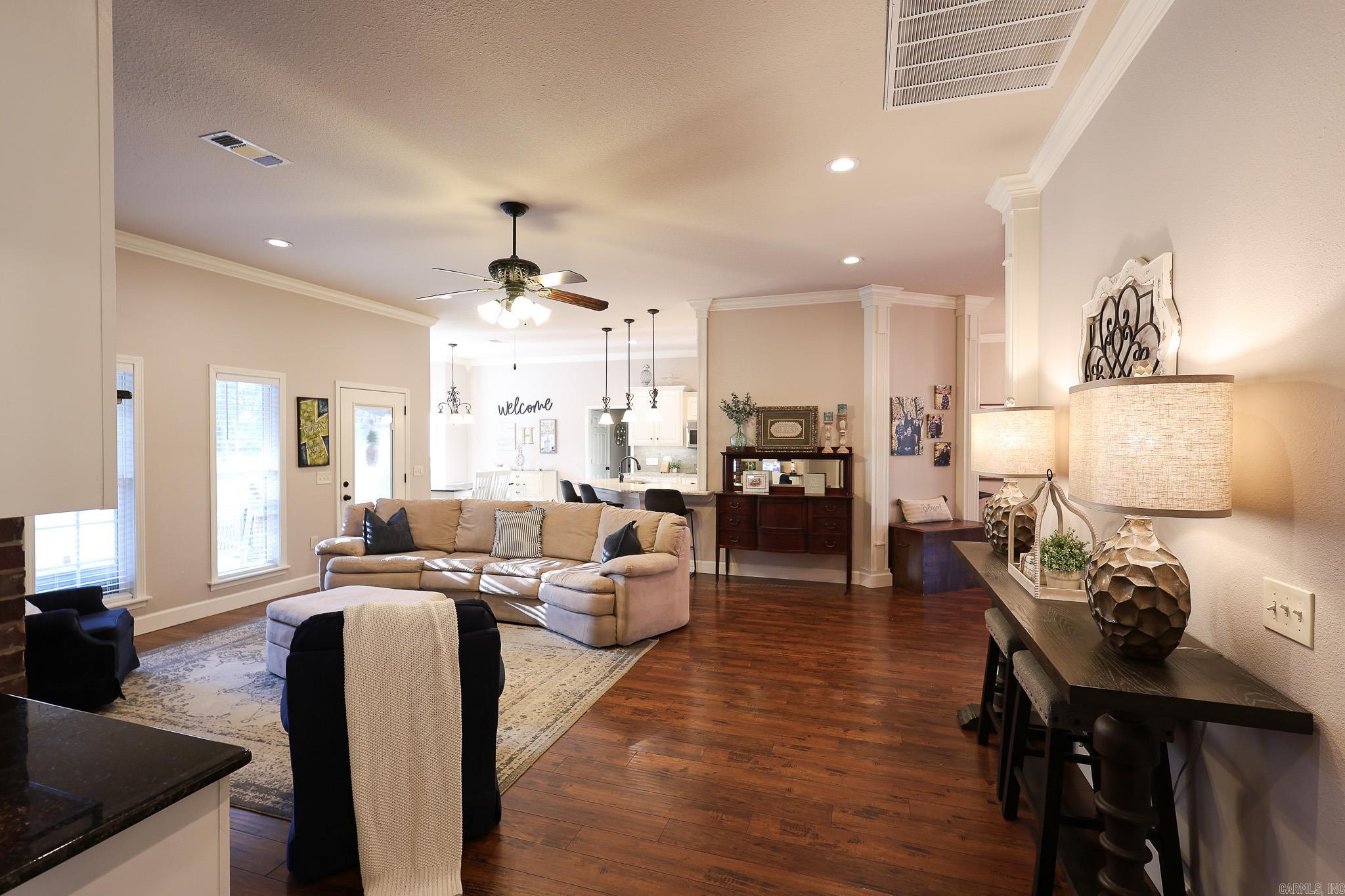 SOUTH HAMPTOPN ESTATES PH I - Residential