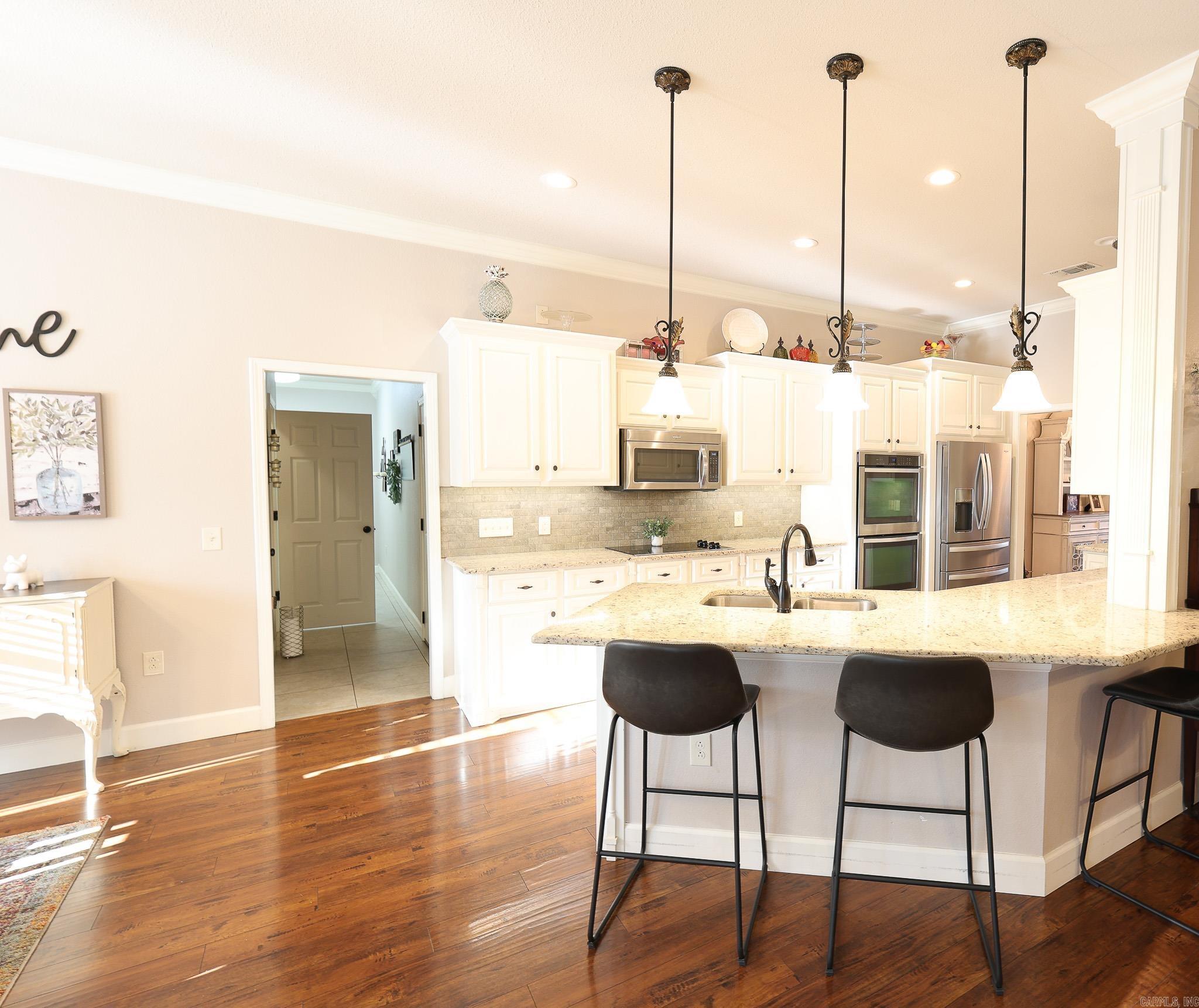 SOUTH HAMPTOPN ESTATES PH I - Residential