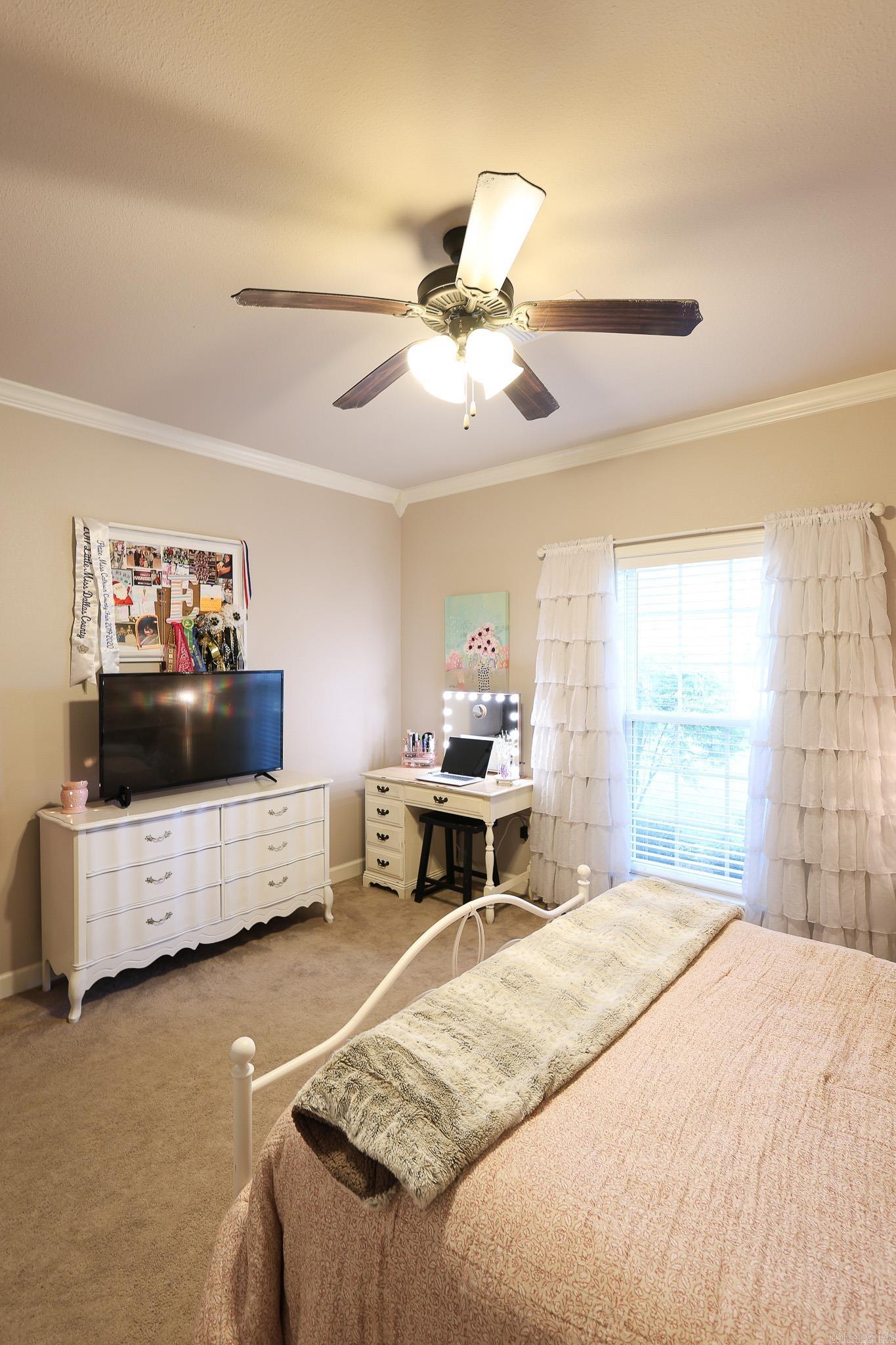 SOUTH HAMPTOPN ESTATES PH I - Residential