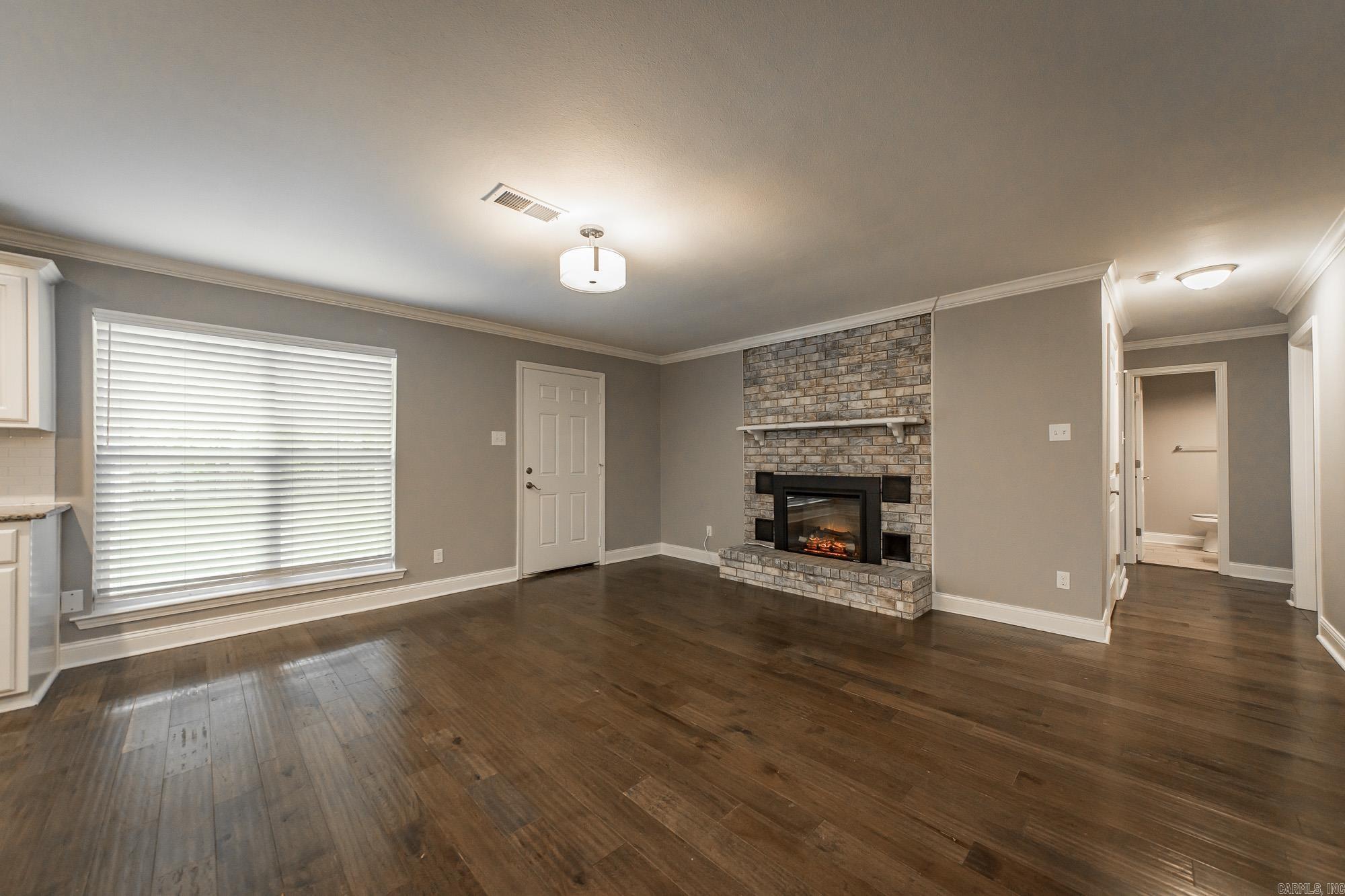 PINEWOOD ESTATES - Residential