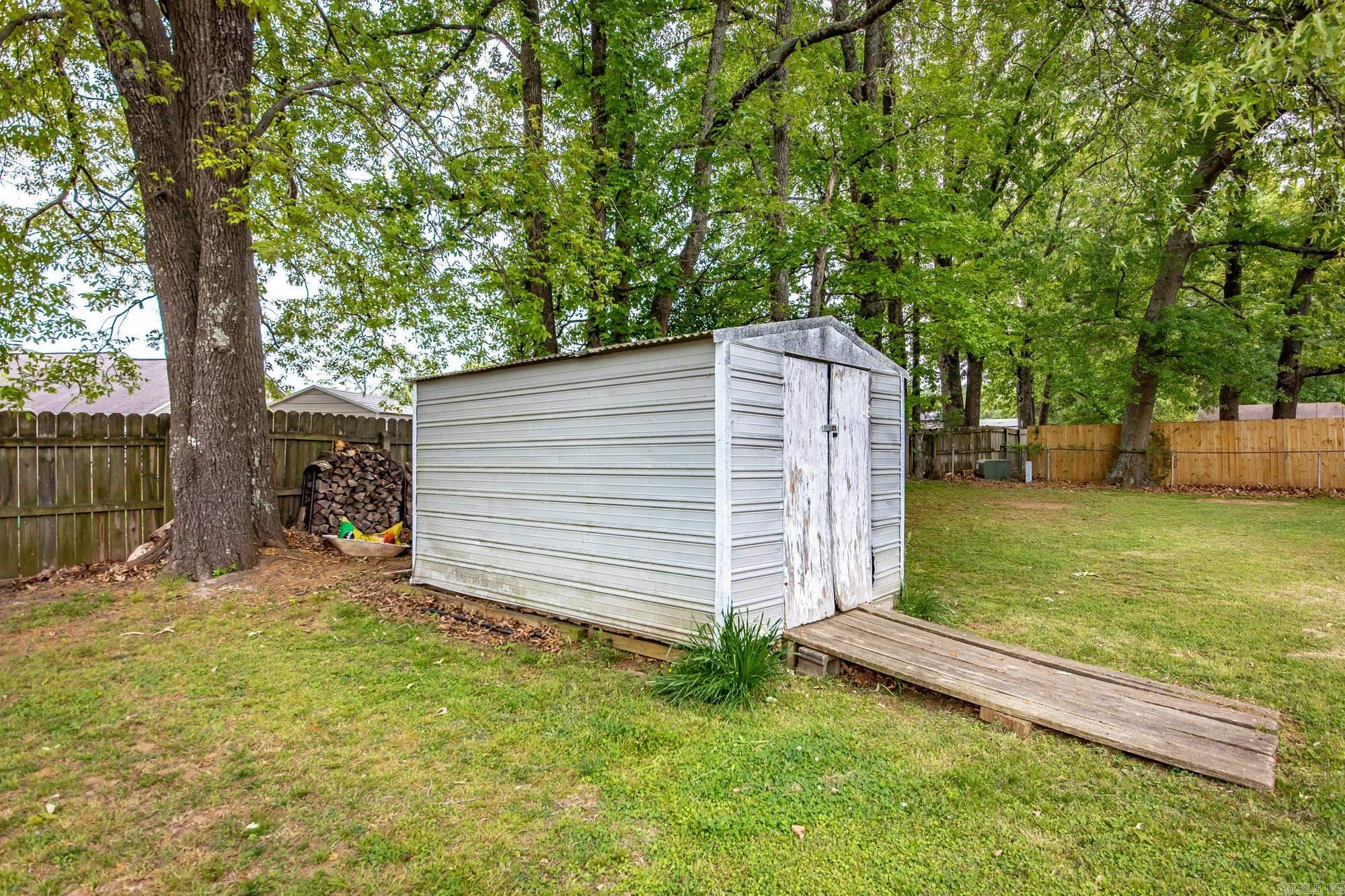 PINEWOOD ESTATES - Residential