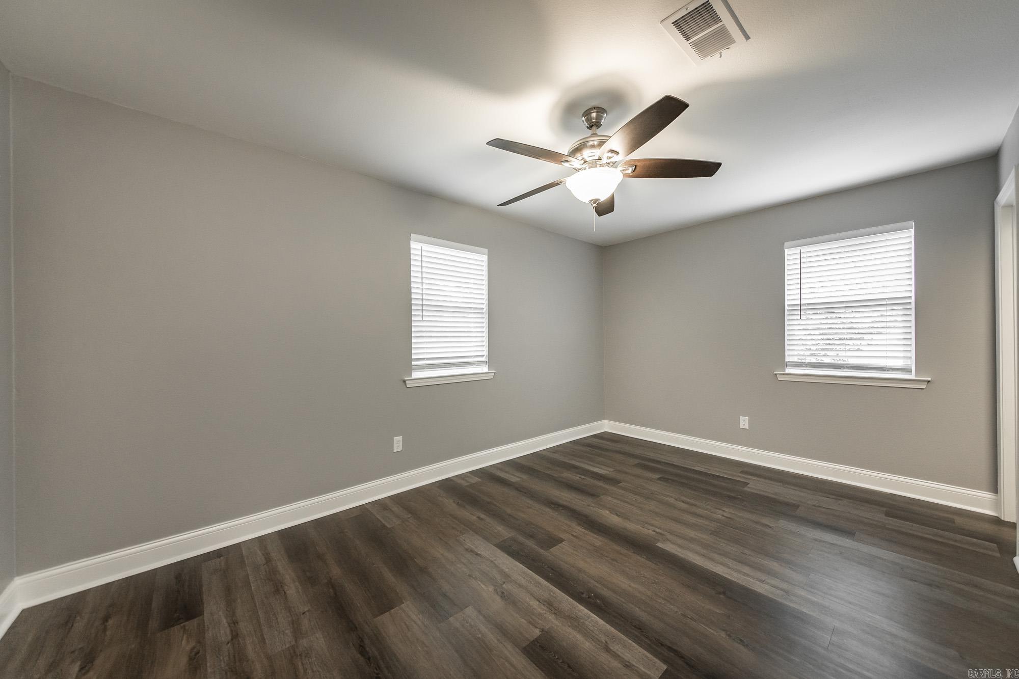 PINEWOOD ESTATES - Residential