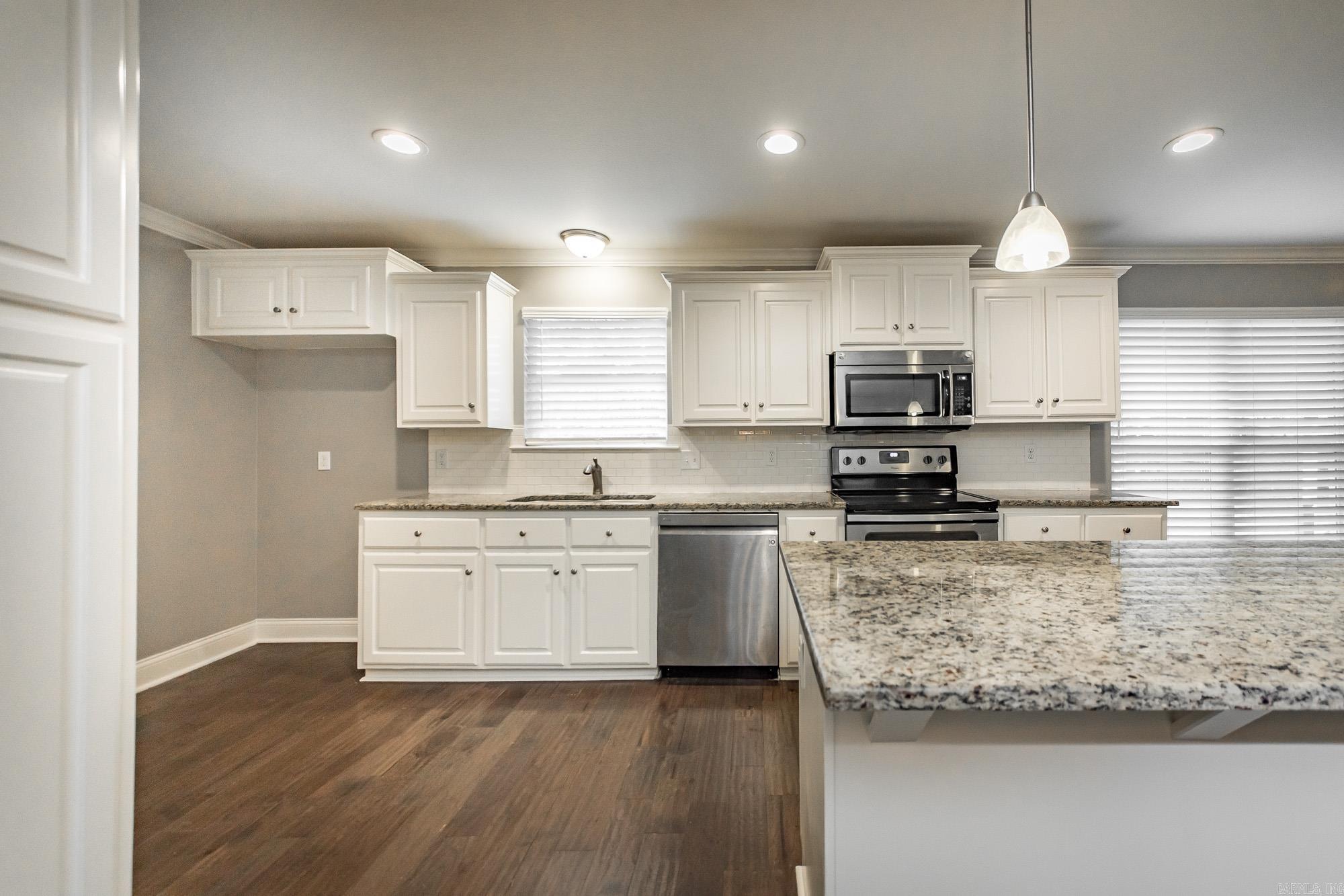 PINEWOOD ESTATES - Residential