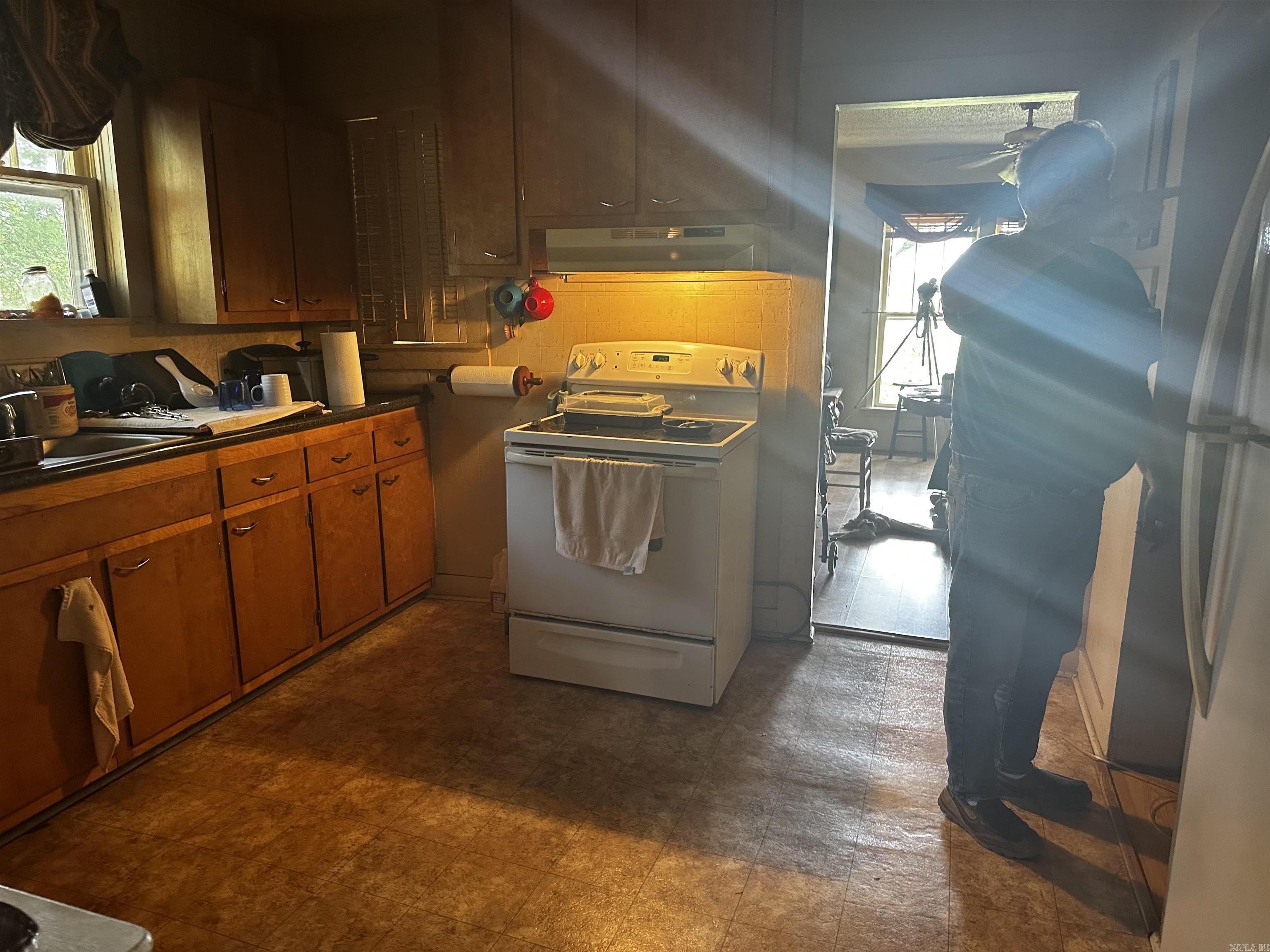 Castleberry K & L - Commercial Sale