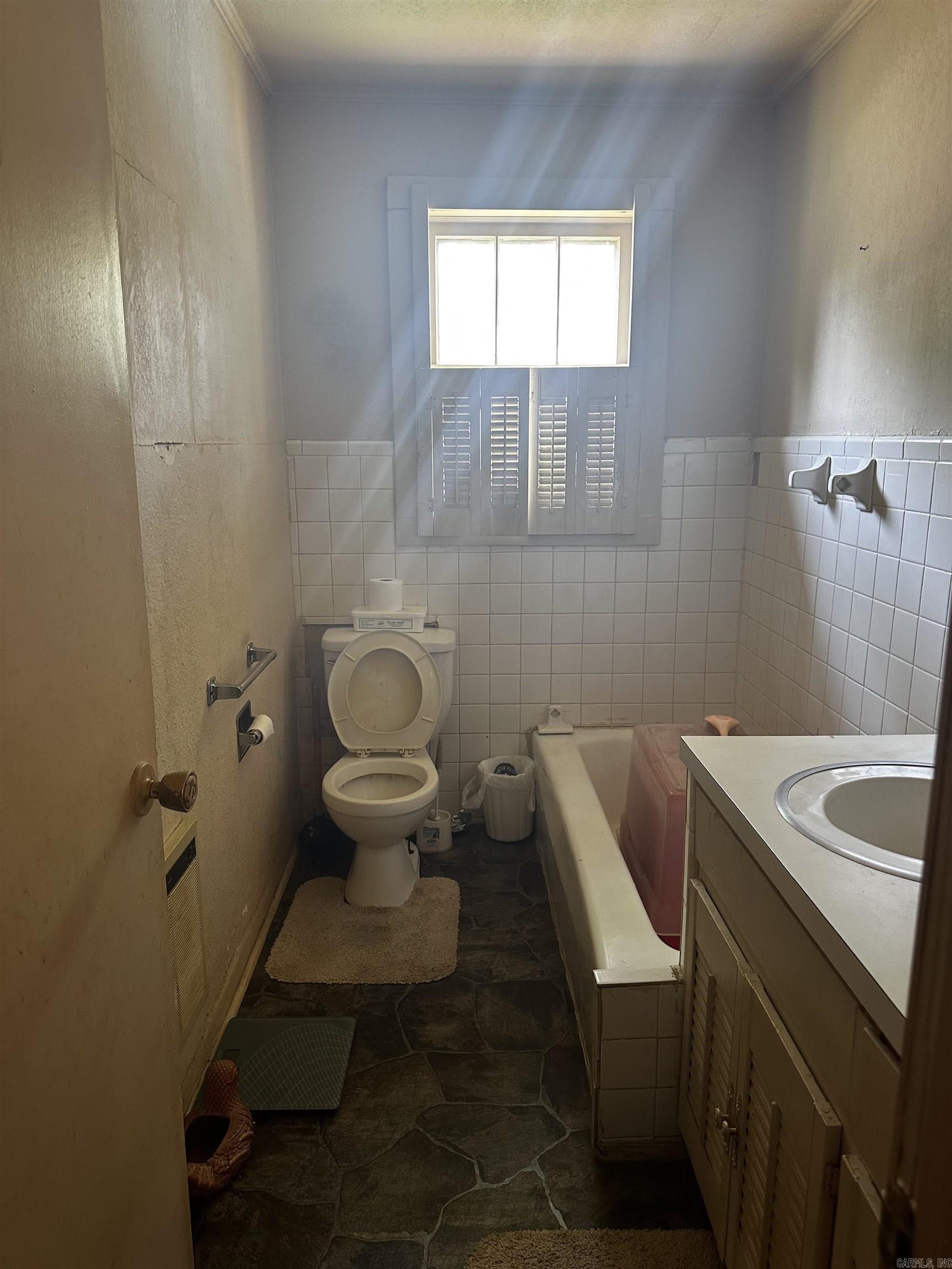 Castleberry K & L - Commercial Sale