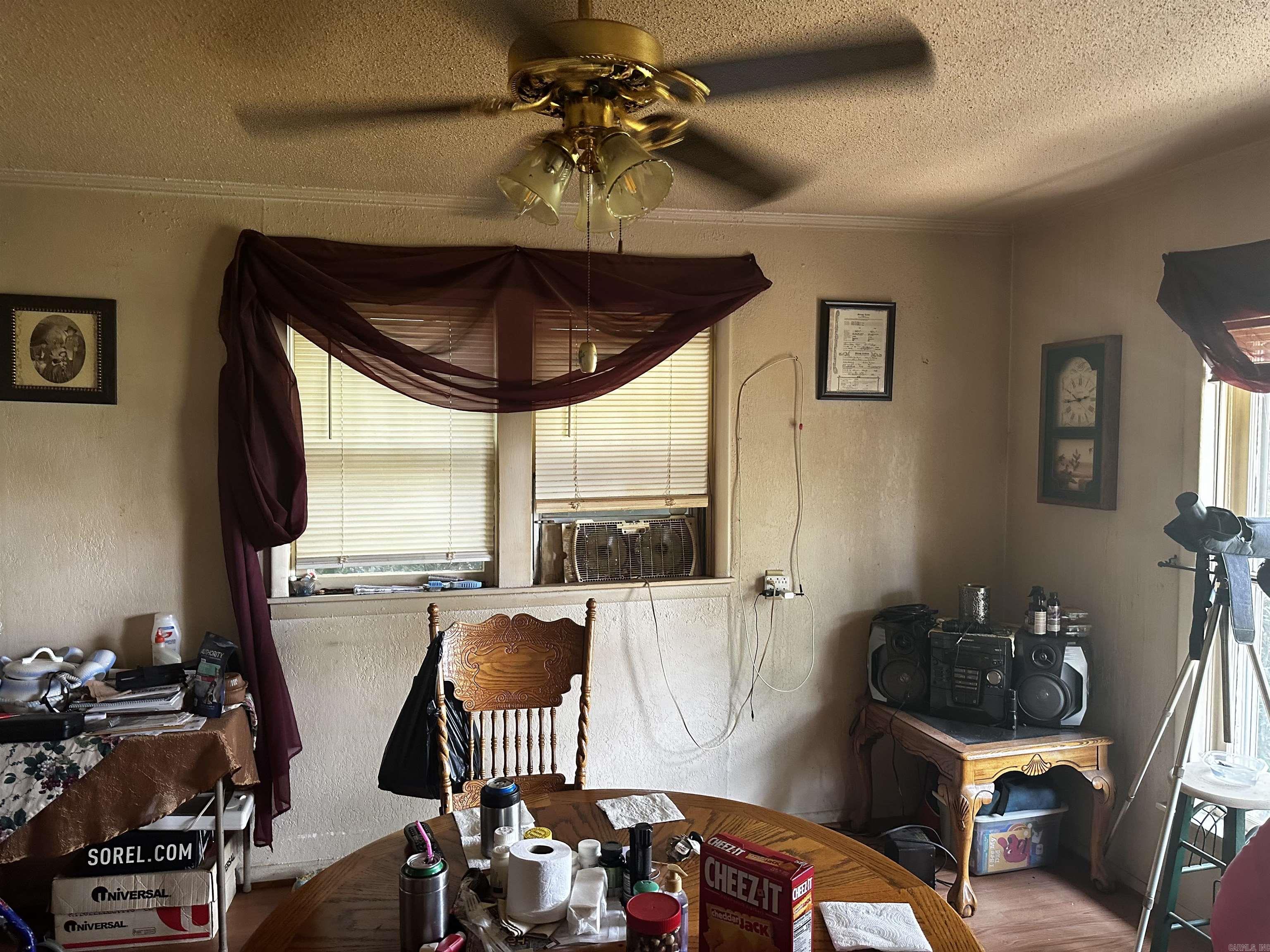 Castleberry K & L - Commercial Sale