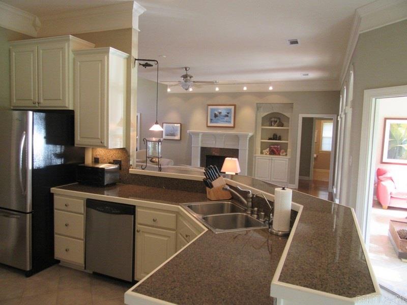 COUNTRY CLUB OF ARK THE - Residential