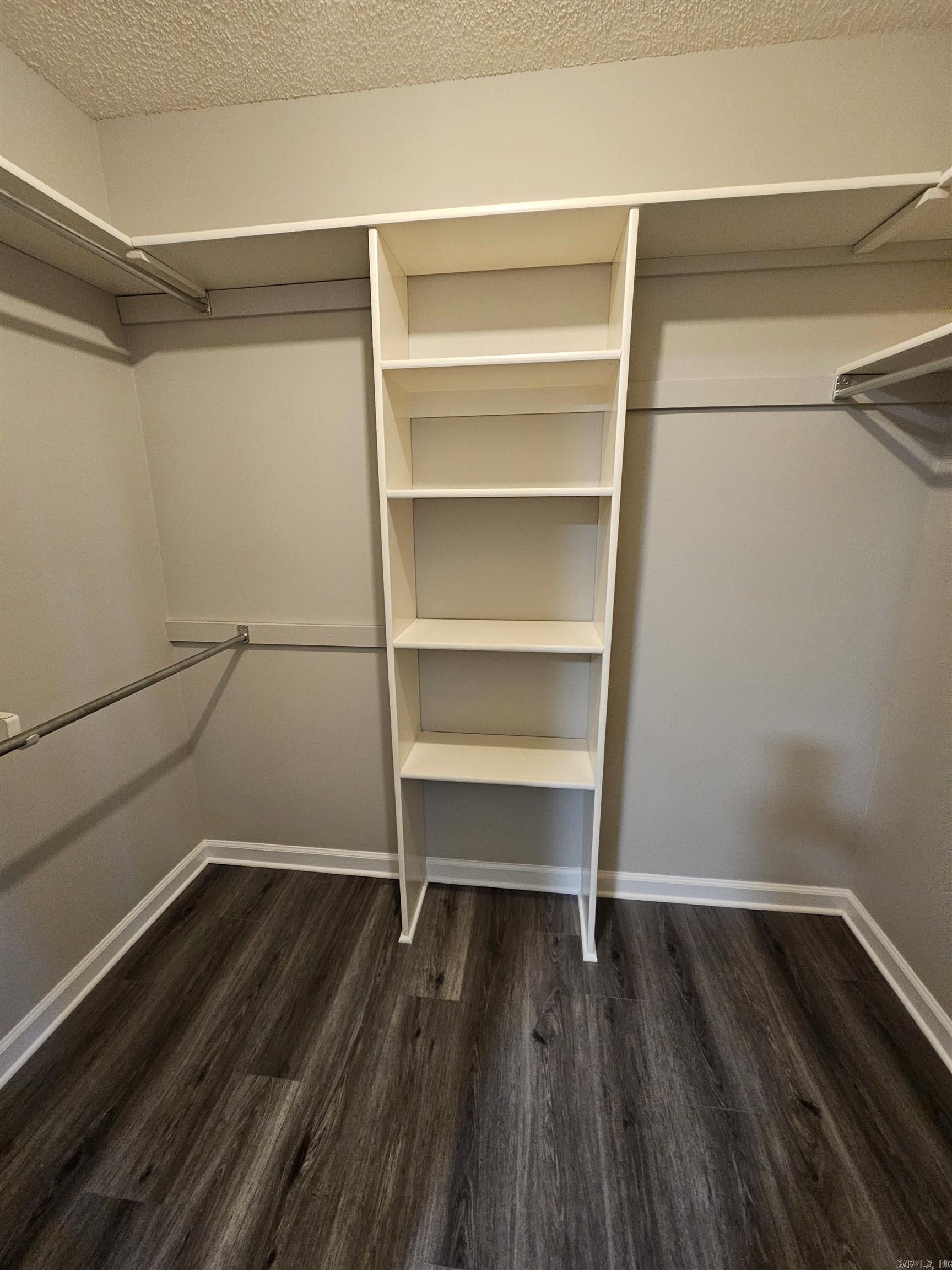 ROBINWOOD - Residential