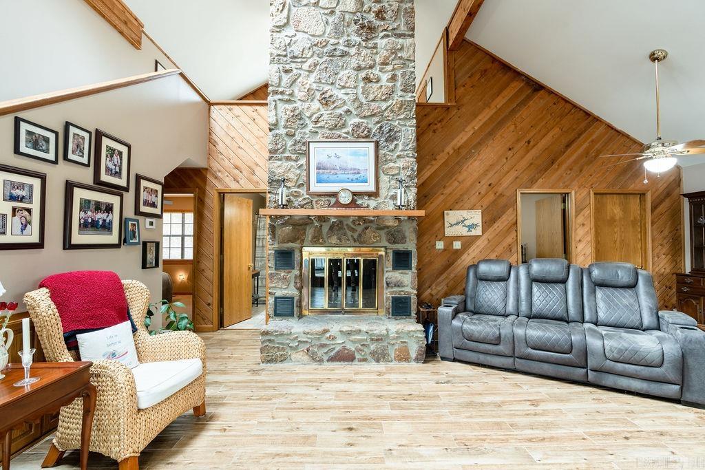BELMONT ACRES - LAKE - Residential