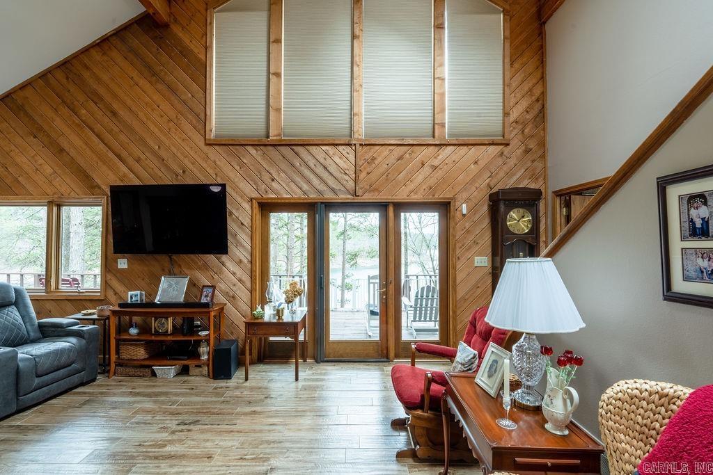 BELMONT ACRES - LAKE - Residential