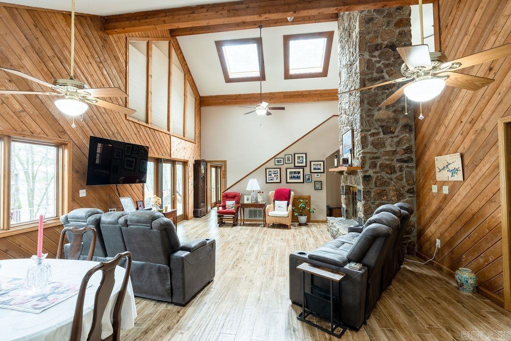 BELMONT ACRES - LAKE - Residential