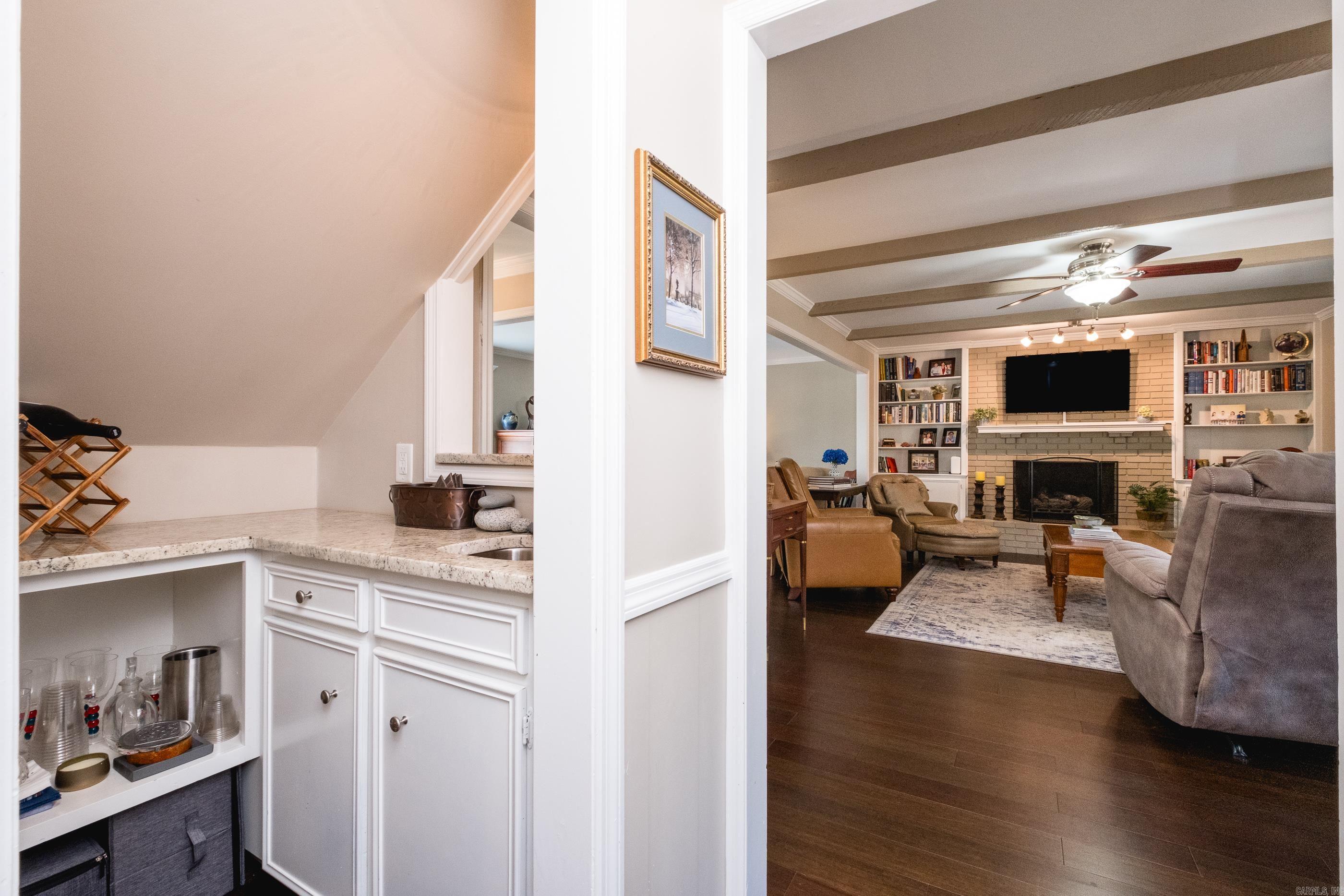 Leawood Manor 1st - Residential