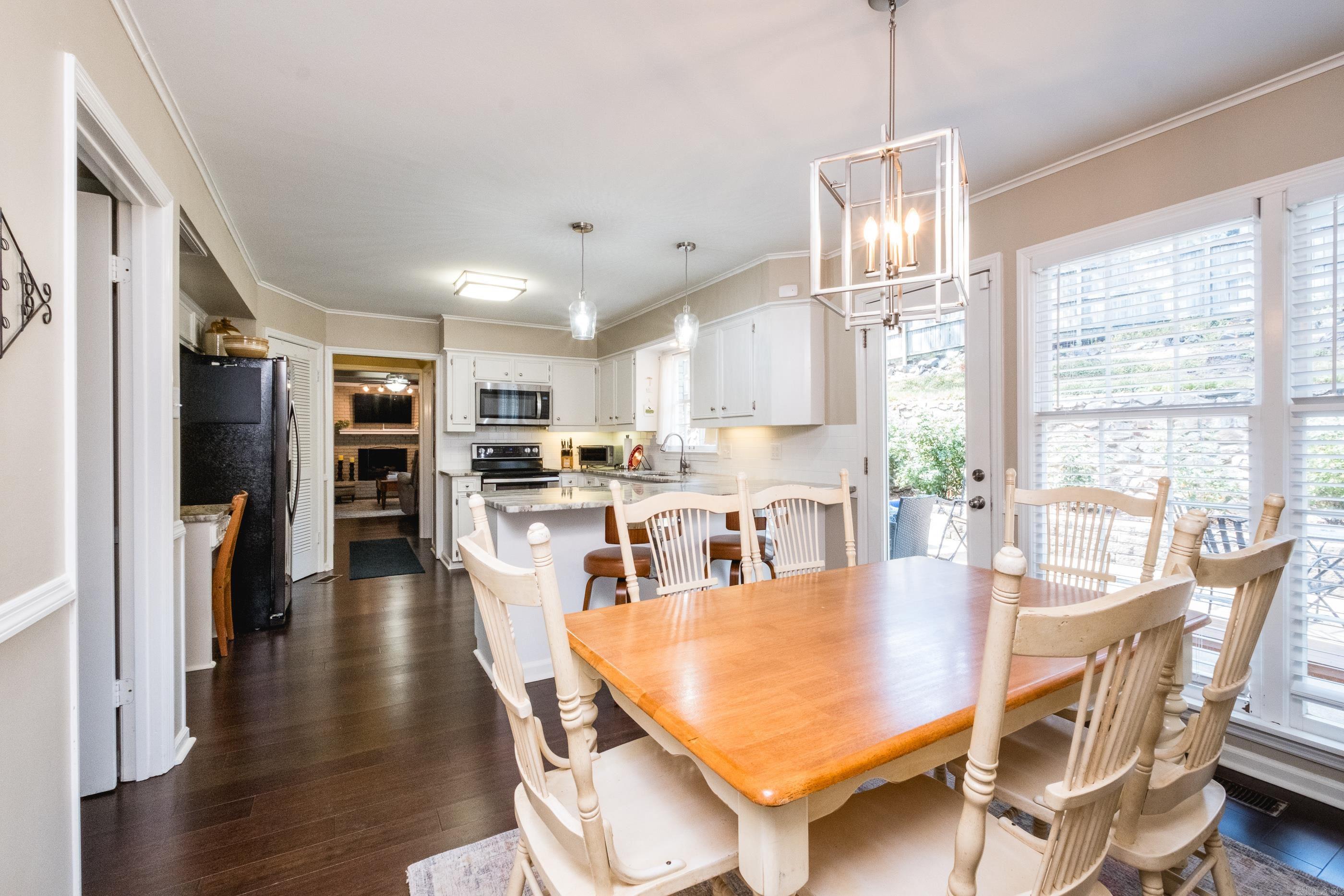 Leawood Manor 1st - Residential