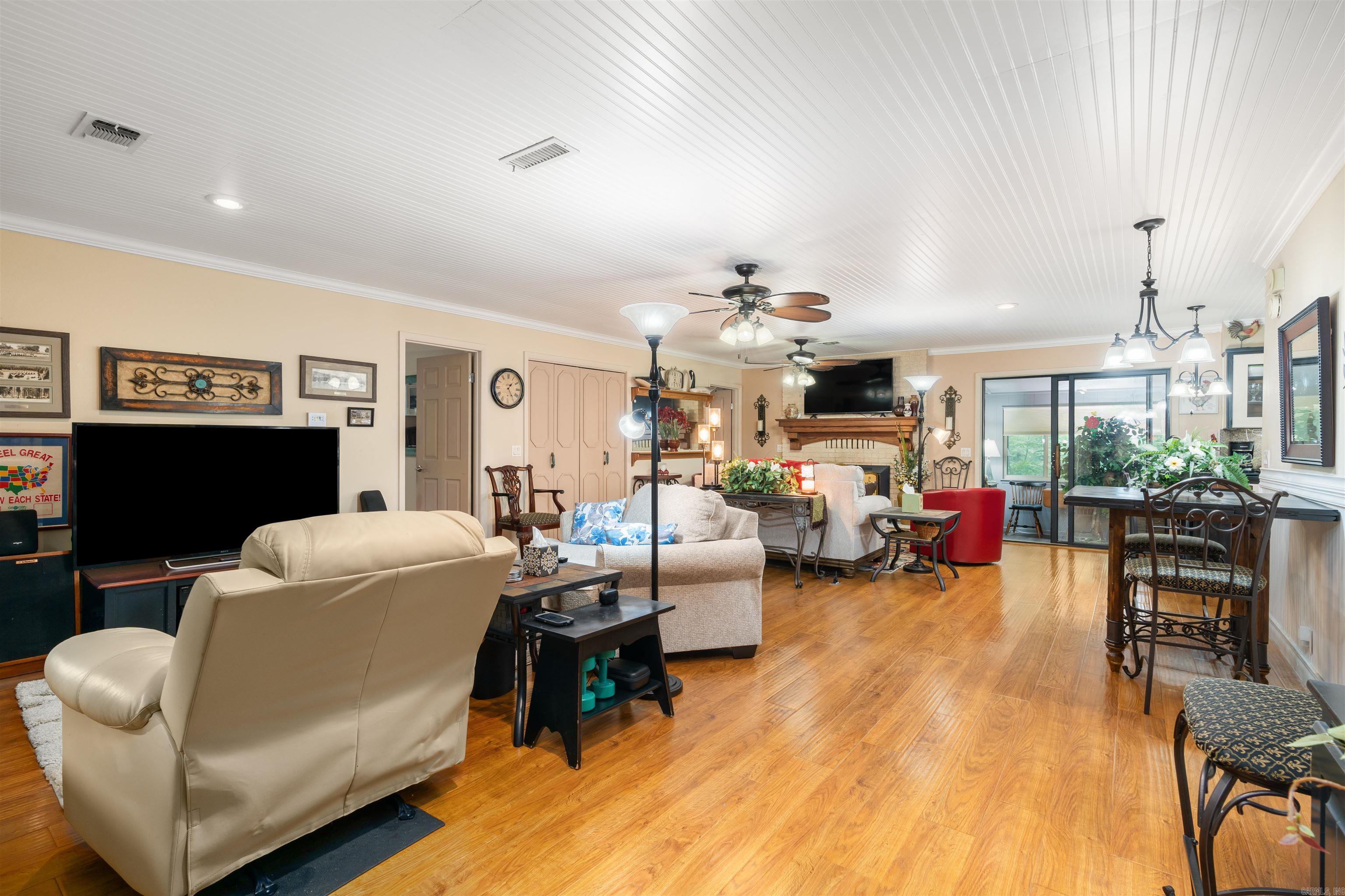 CASTILLO - Residential