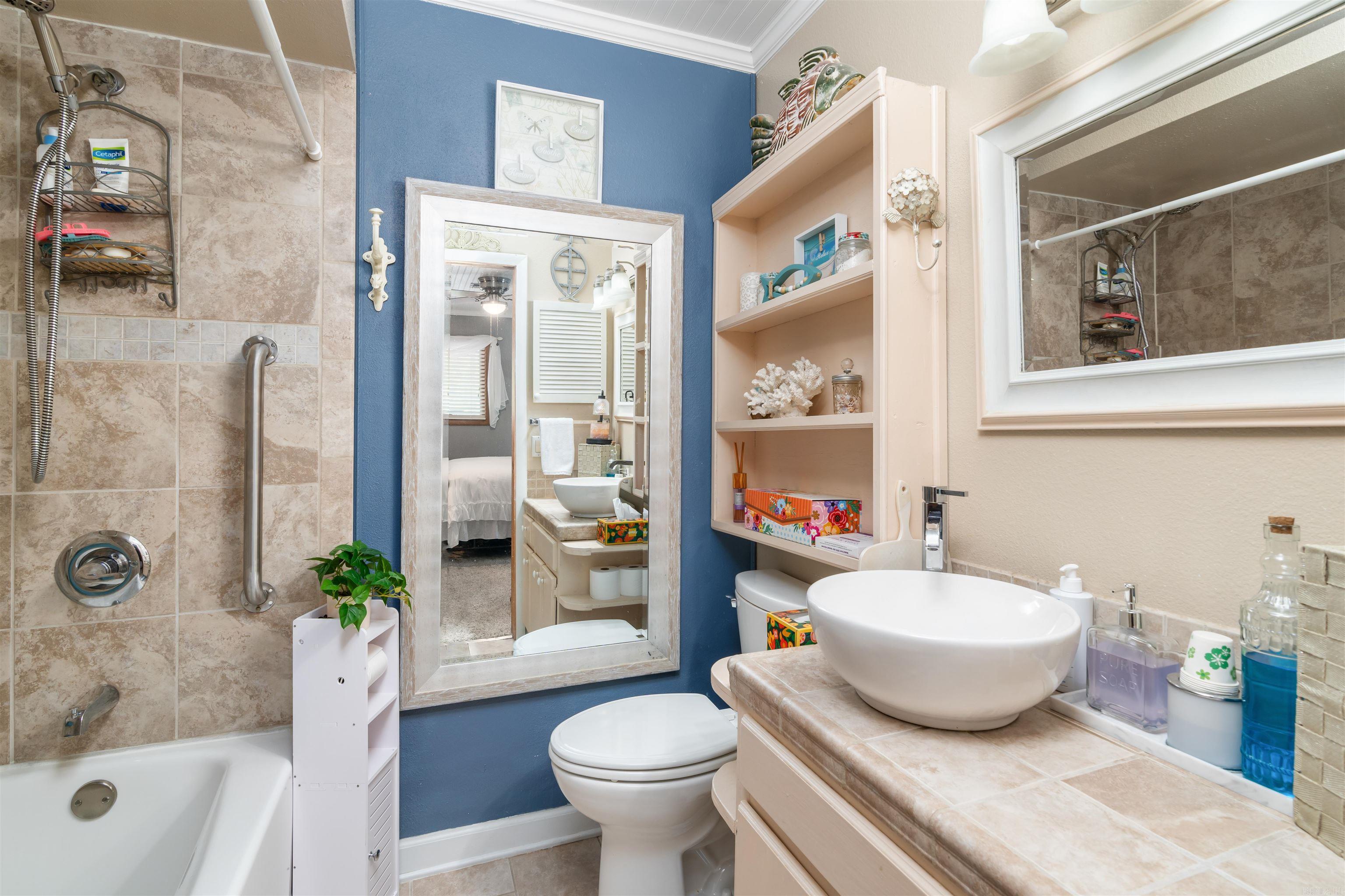 CASTILLO - Residential