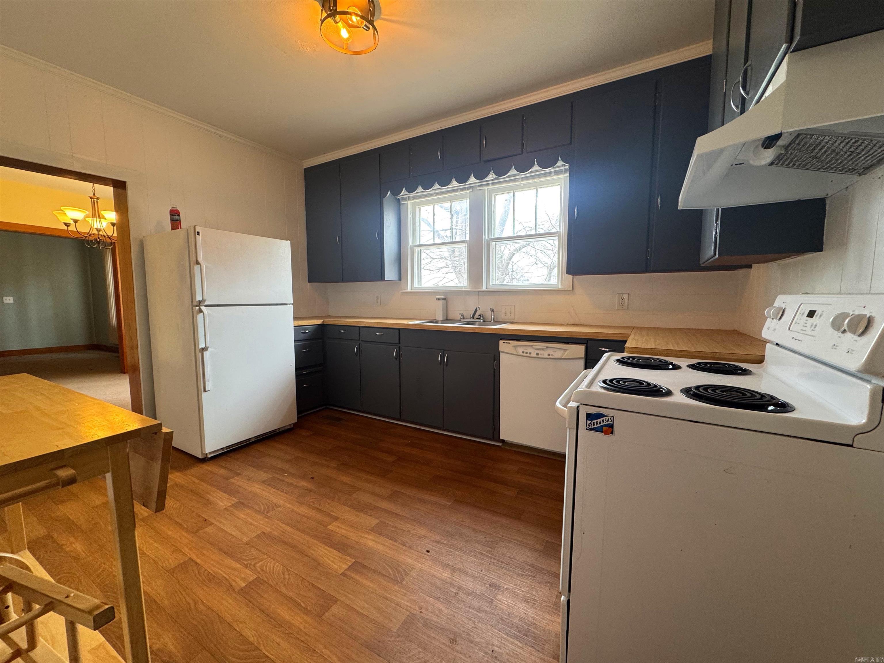 MAXFIELD EASTERN - Residential