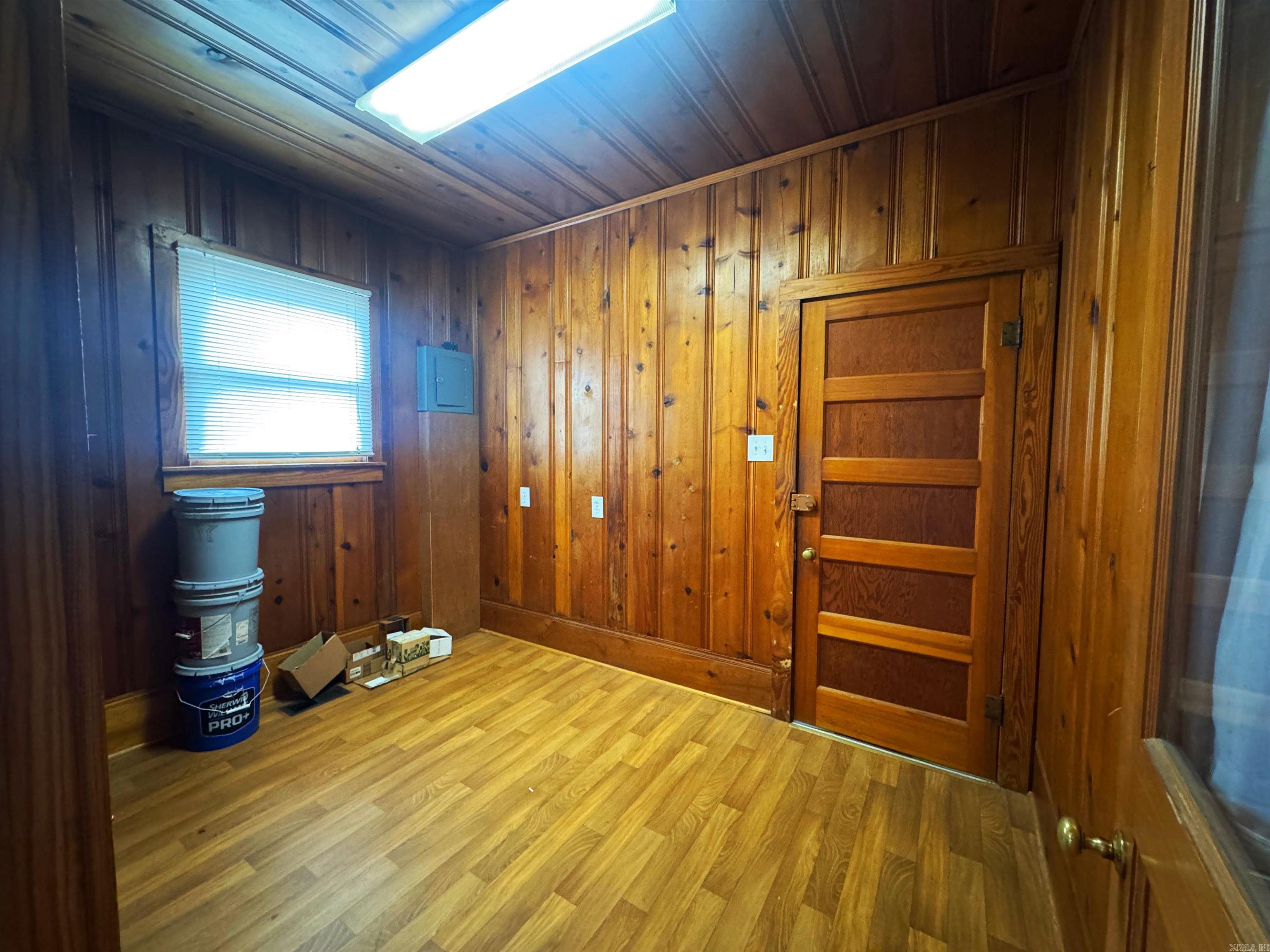 MAXFIELD EASTERN - Residential