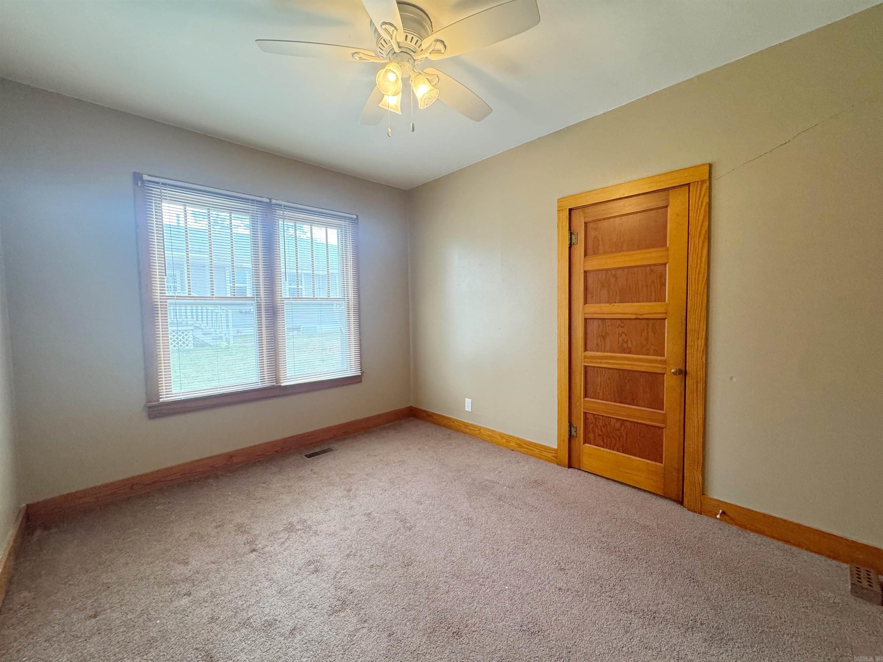 MAXFIELD EASTERN - Residential