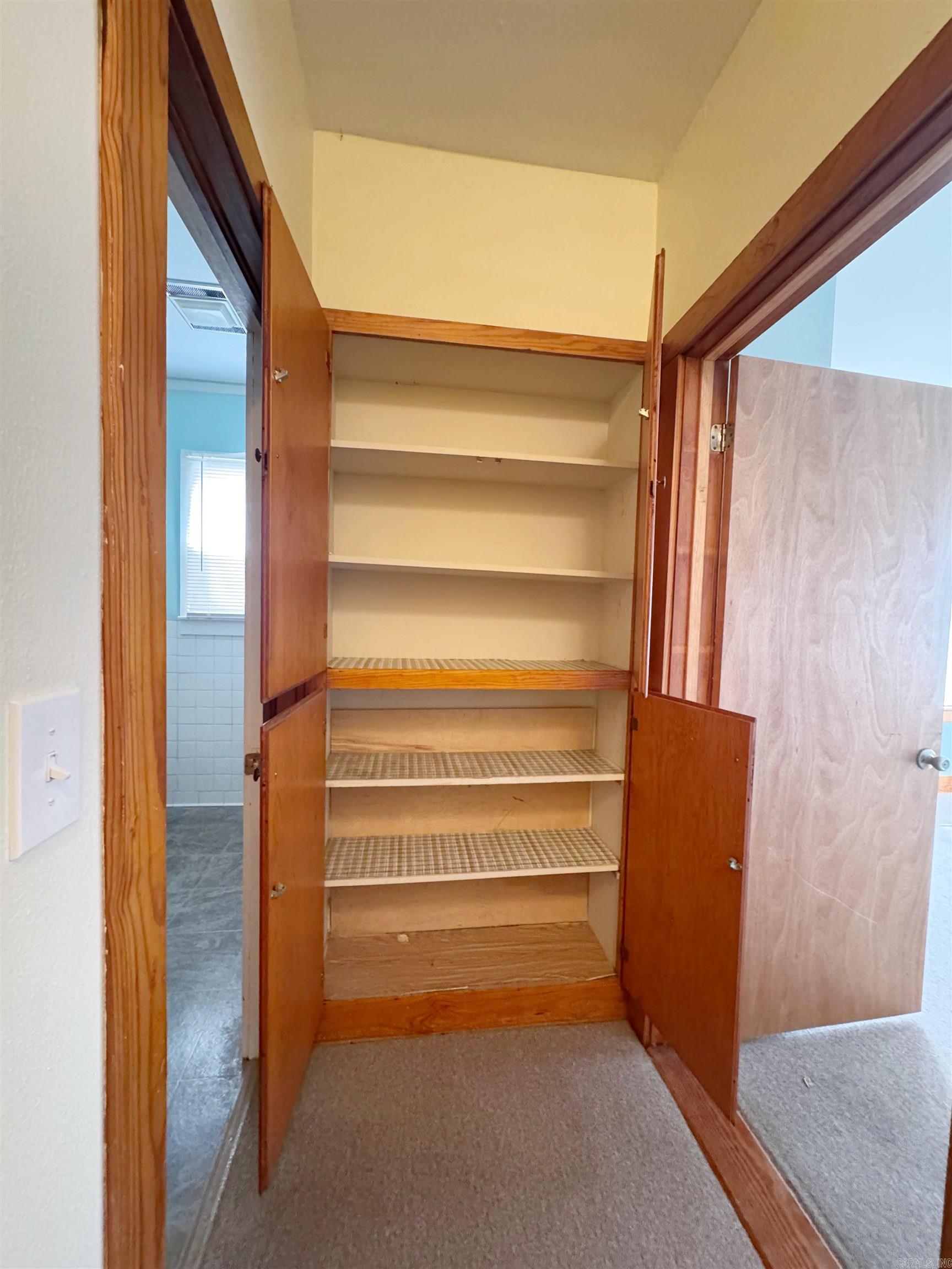 MAXFIELD EASTERN - Residential