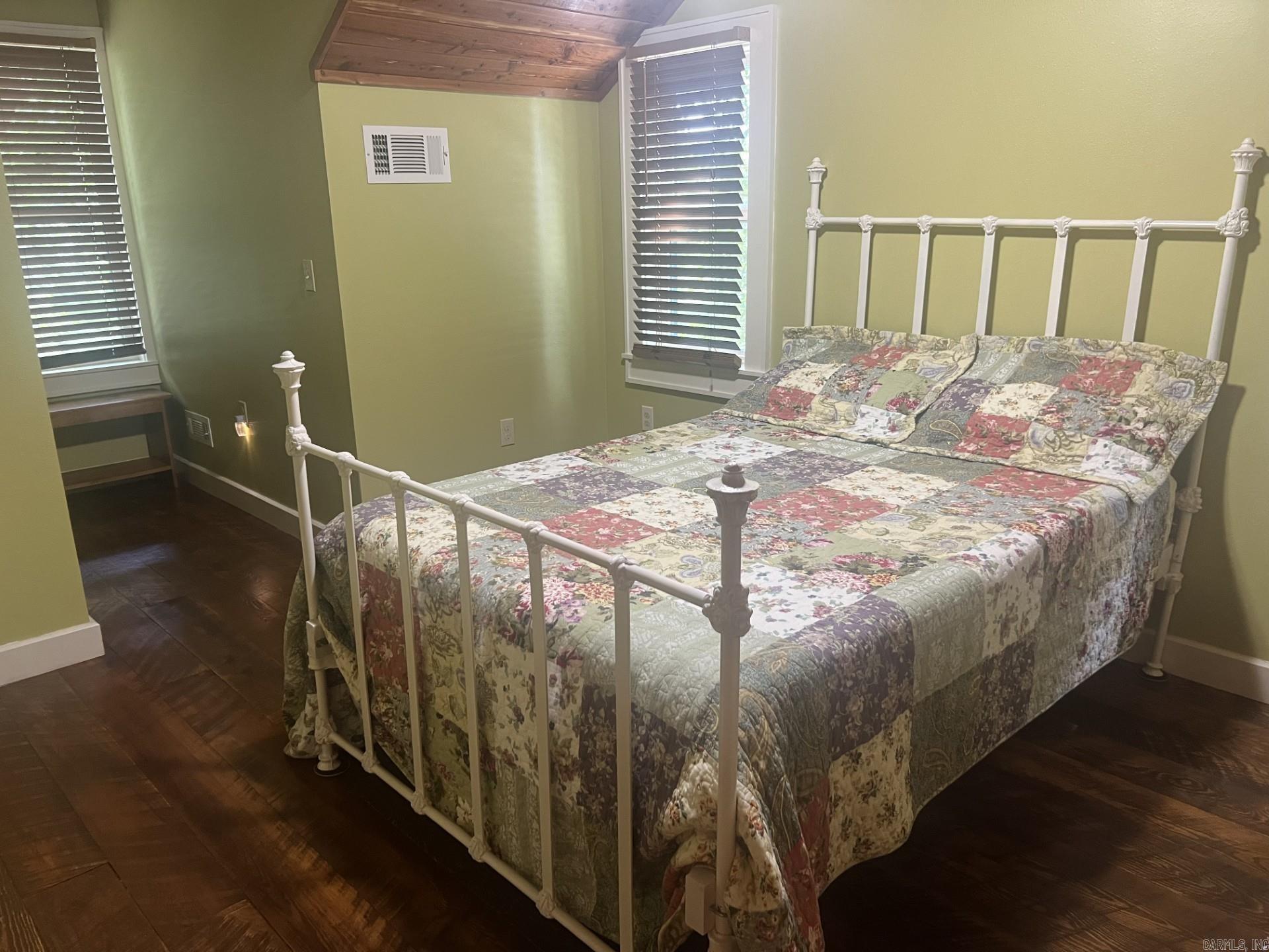 YORKTOWN - Residential