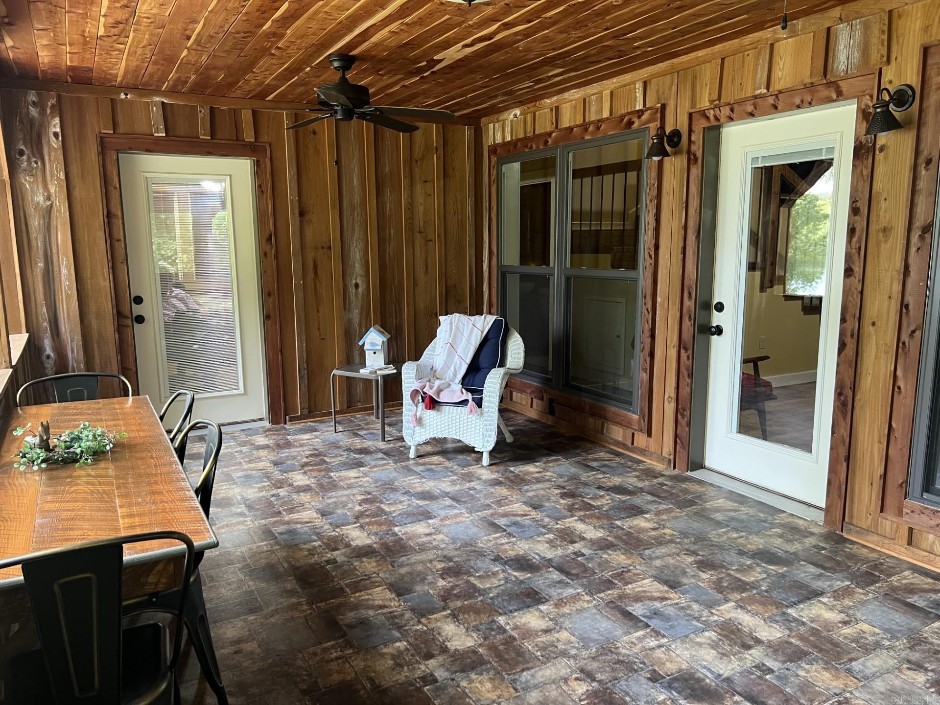 YORKTOWN - Residential