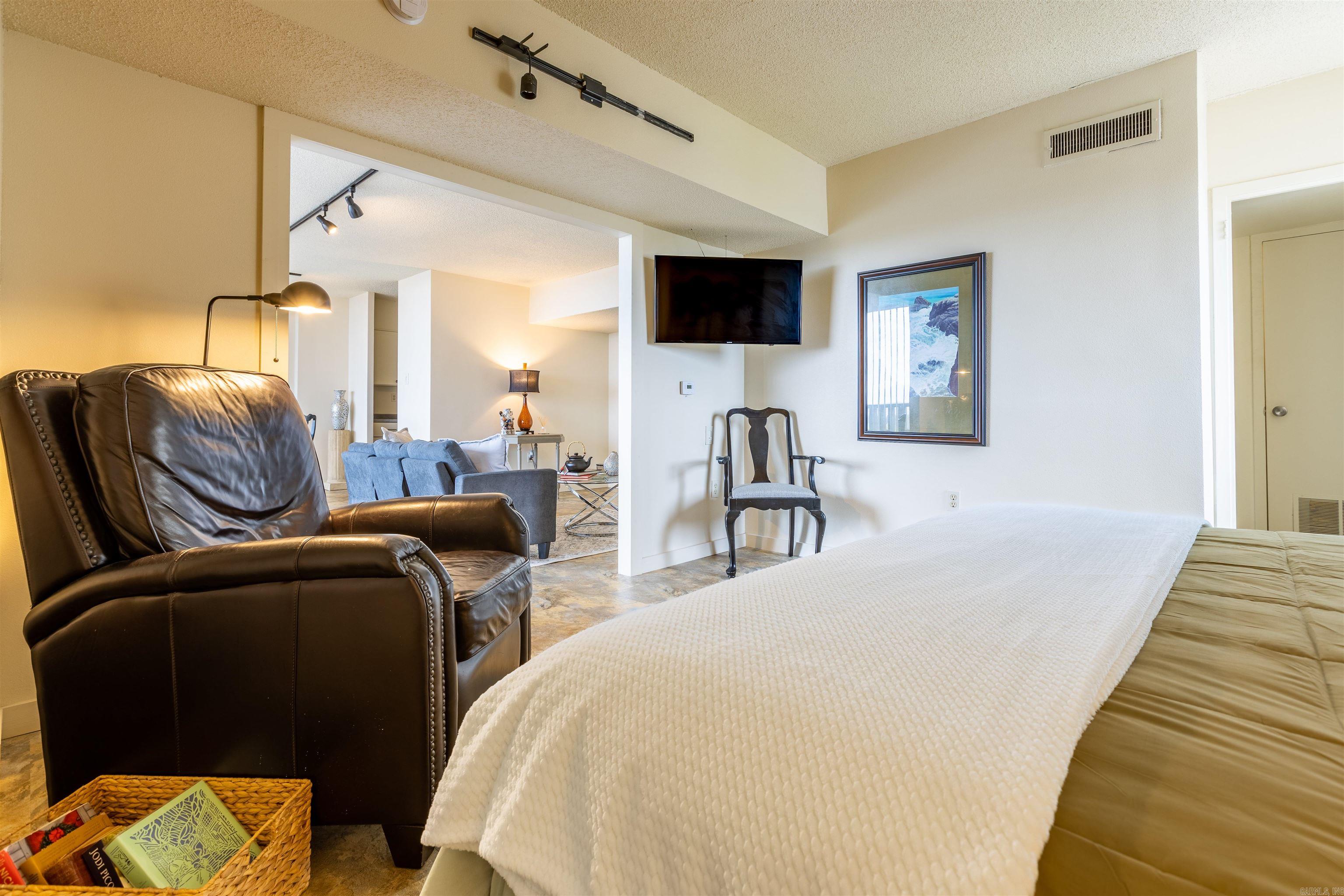 Quapaw Tower HPR - Residential Lease