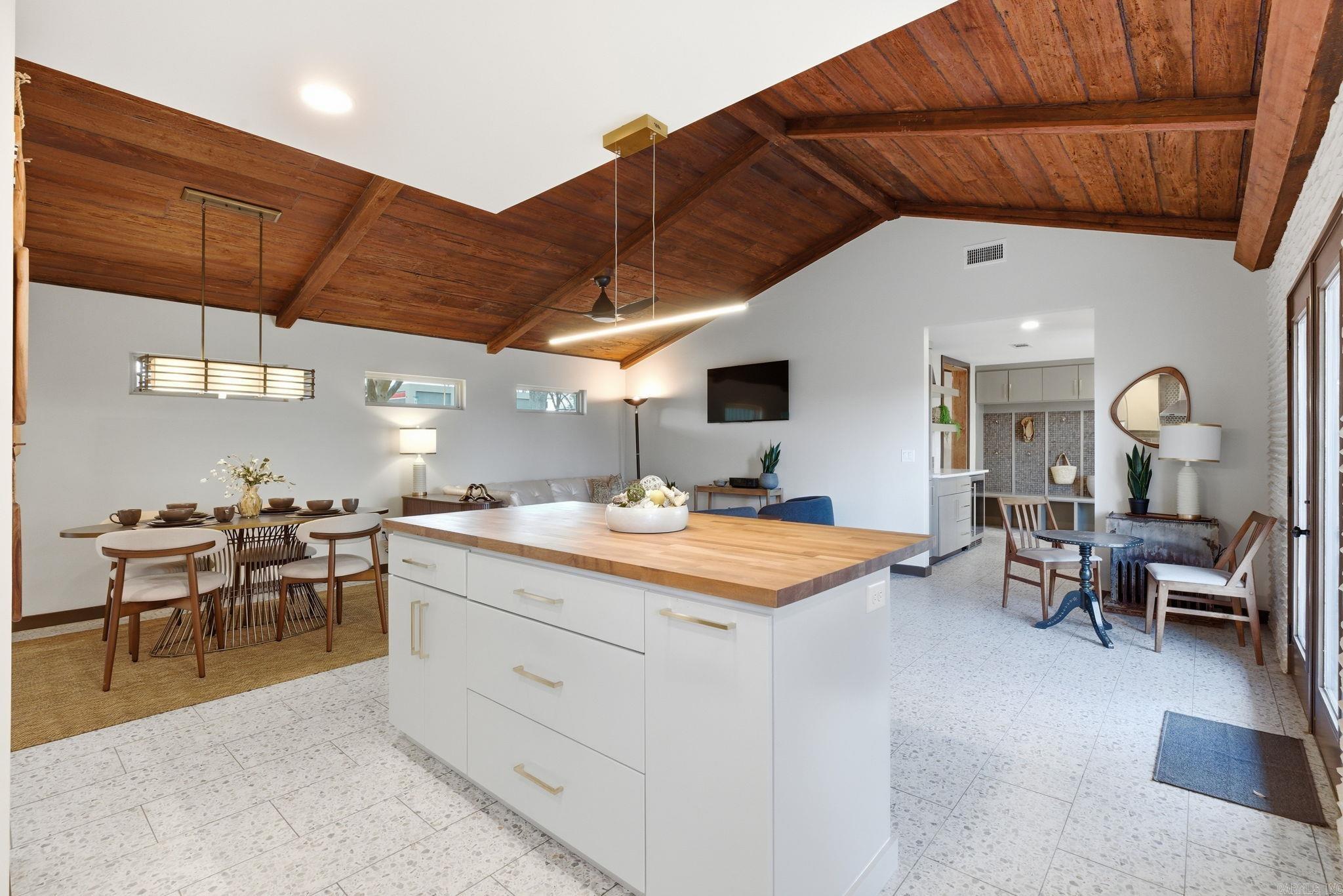 KINGWOOD PLACE - Residential