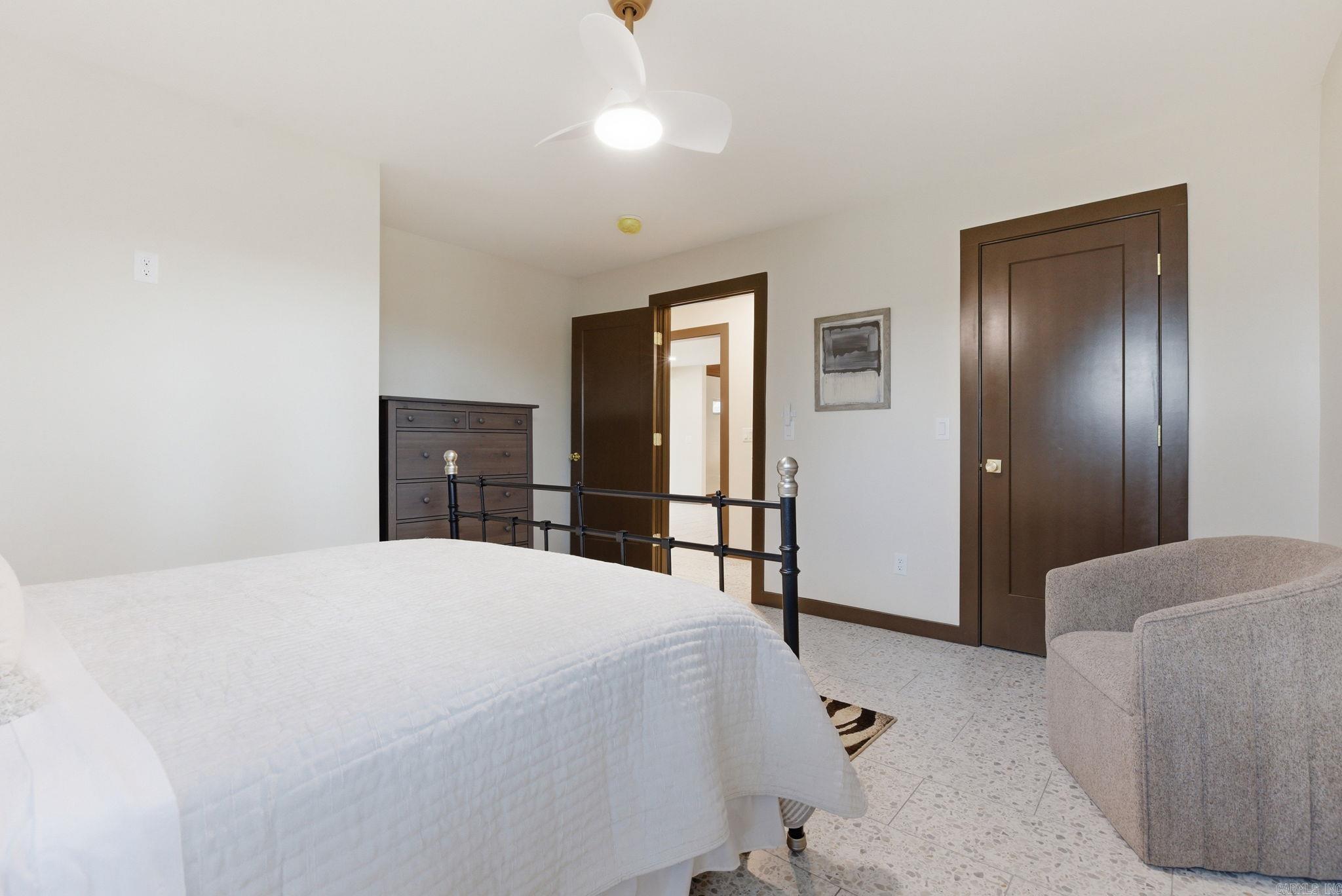 KINGWOOD PLACE - Residential