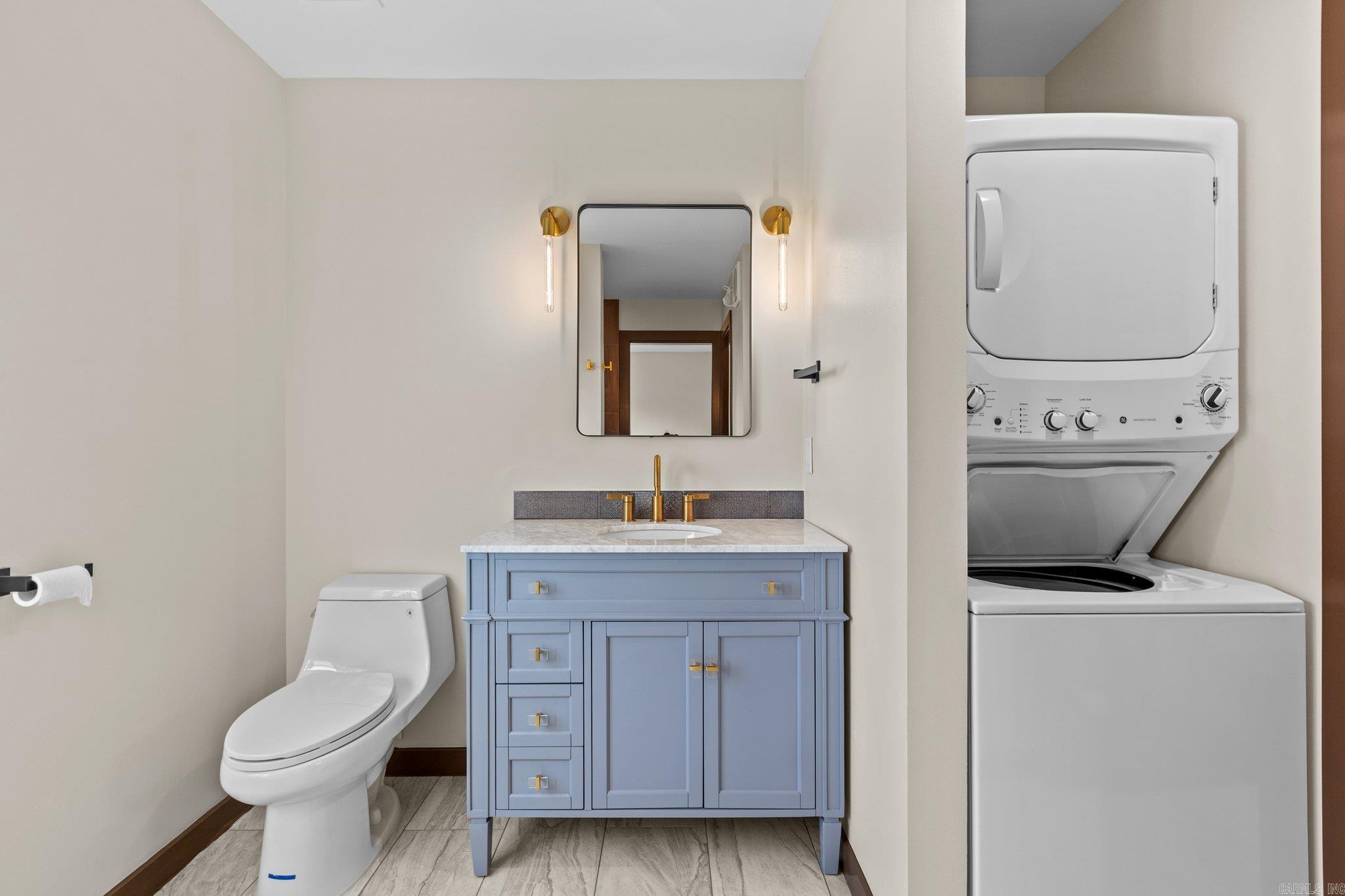 KINGWOOD PLACE - Residential