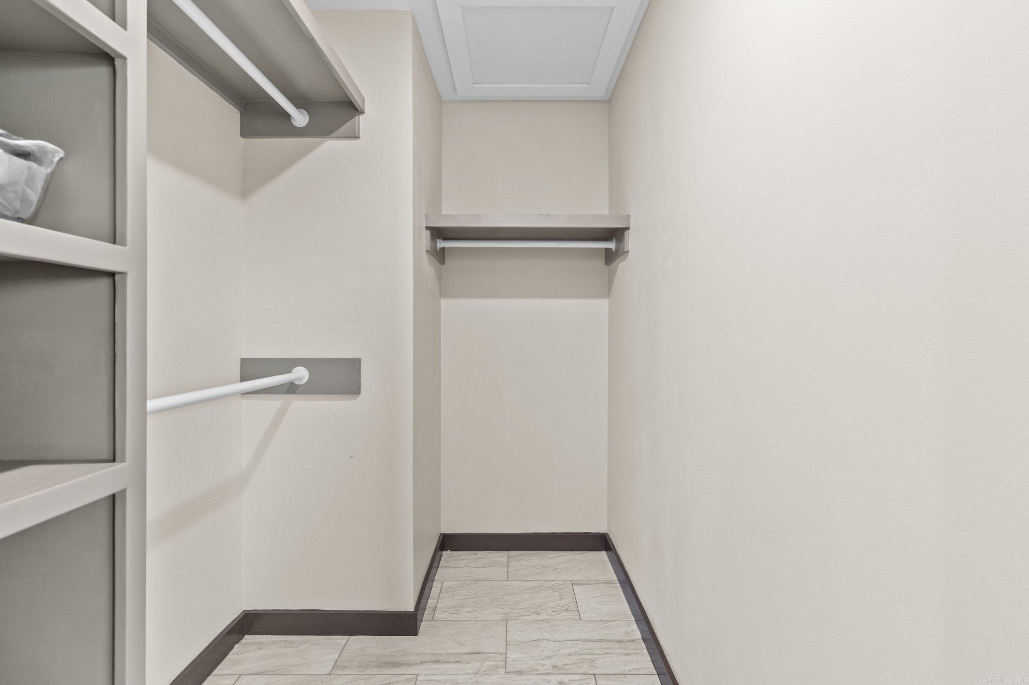 KINGWOOD PLACE - Residential