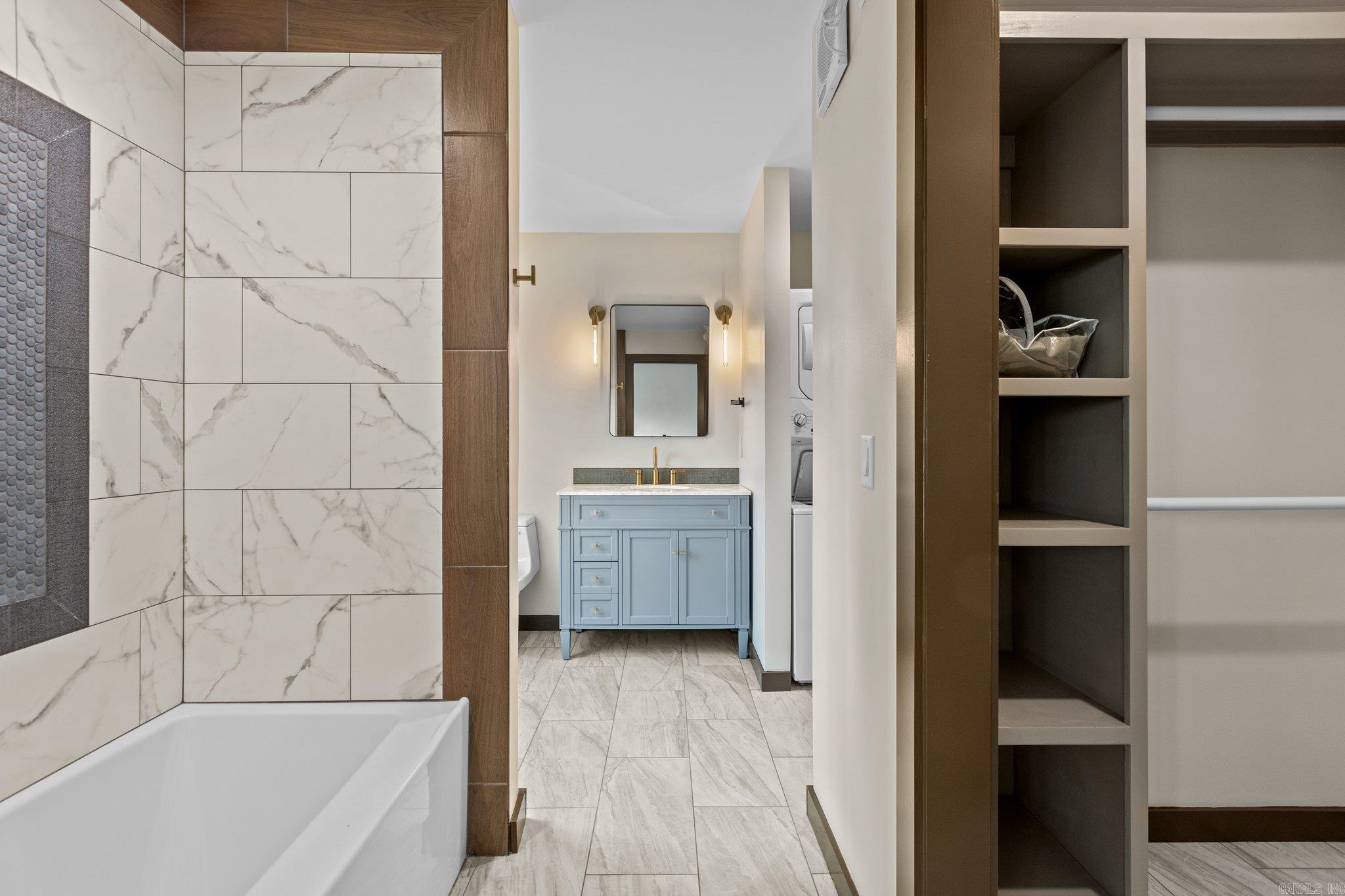 KINGWOOD PLACE - Residential