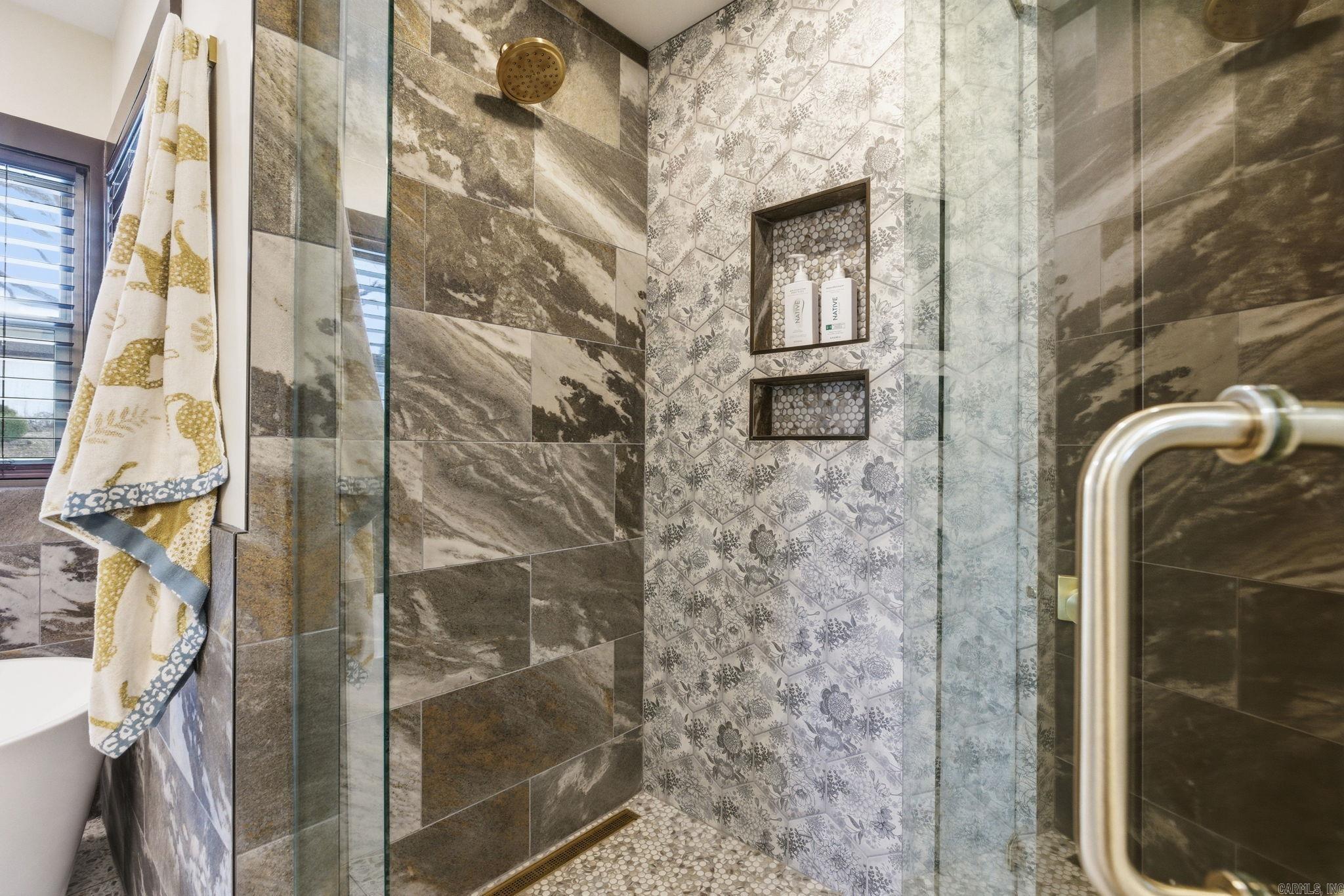 KINGWOOD PLACE - Residential