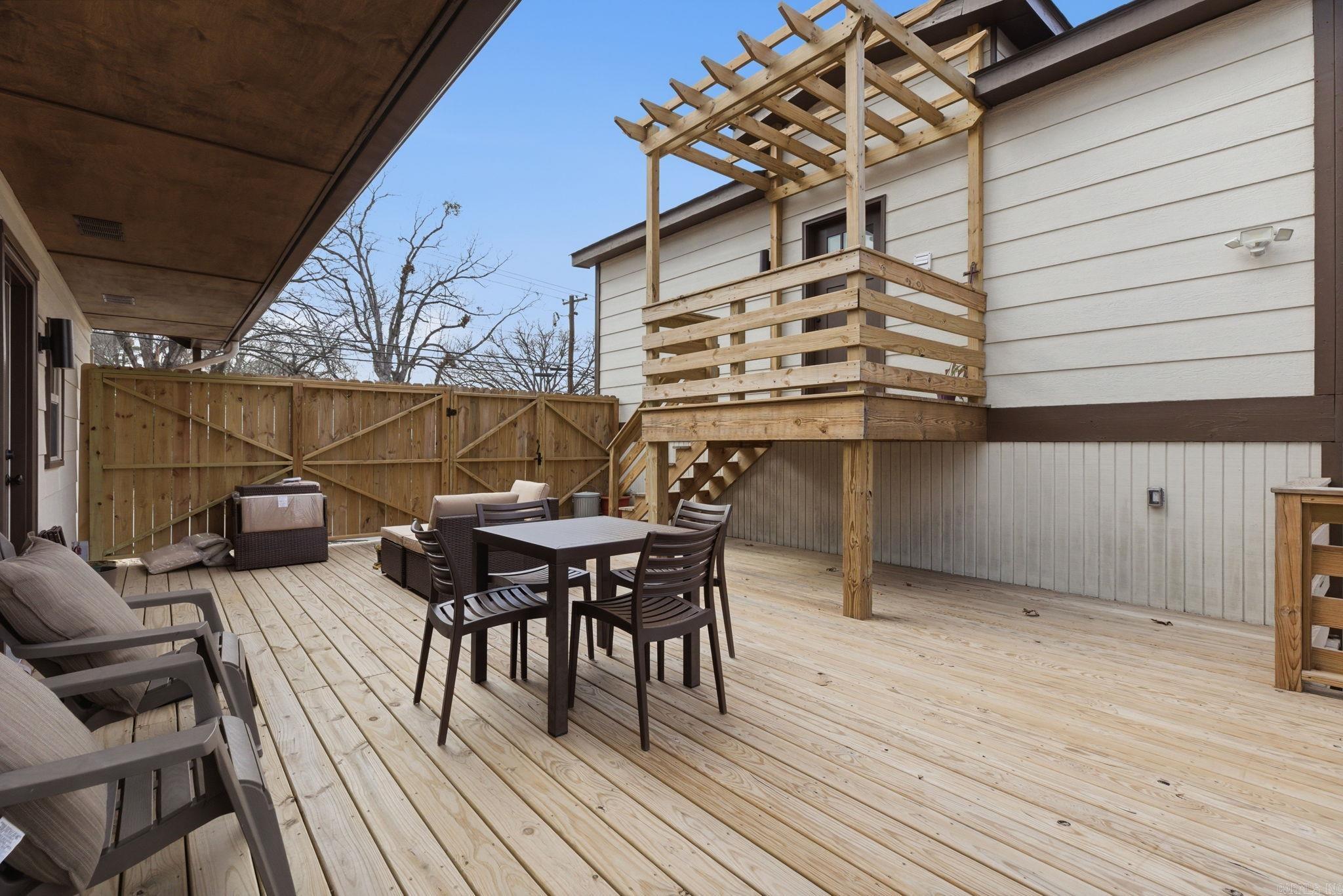 KINGWOOD PLACE - Residential