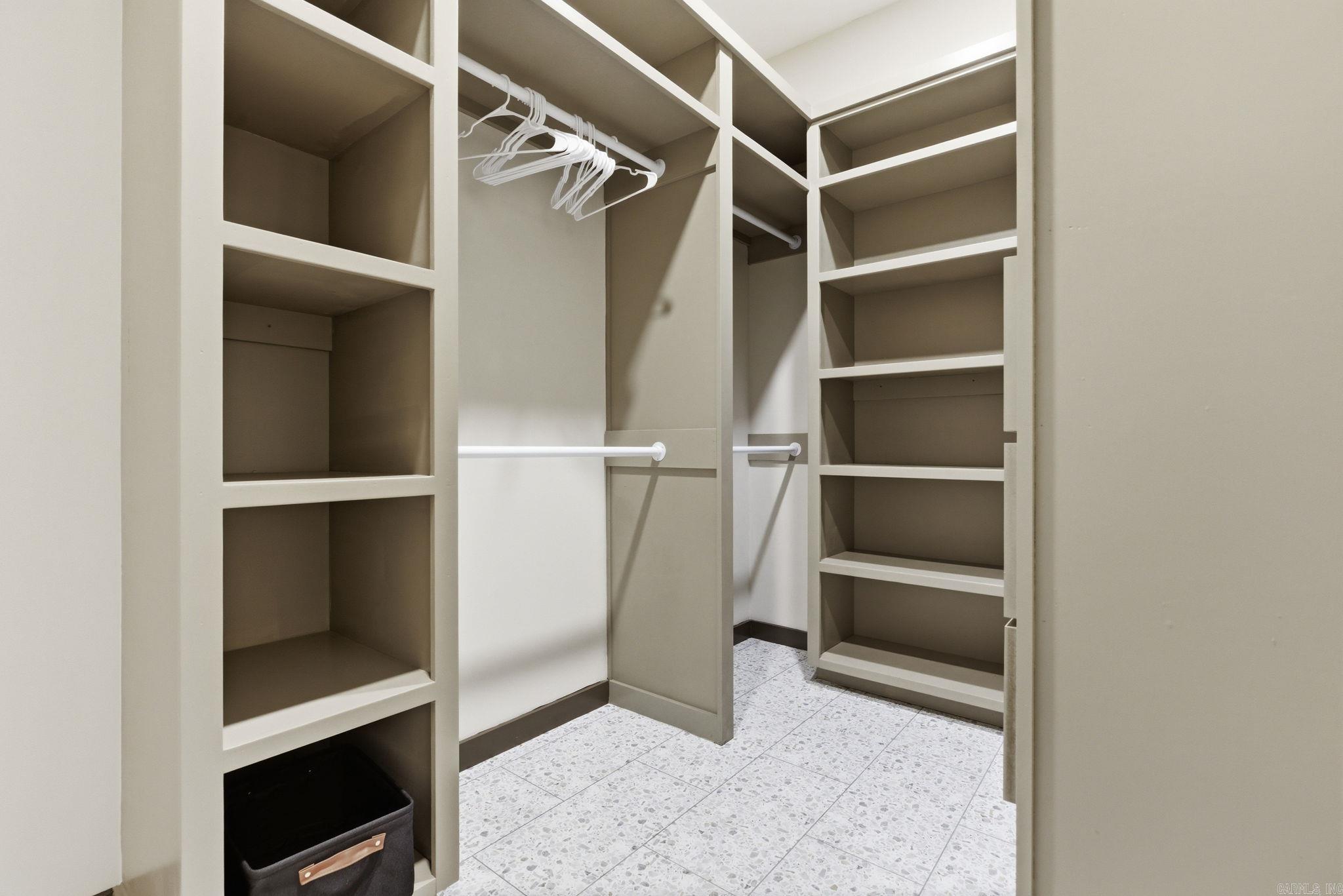 KINGWOOD PLACE - Residential